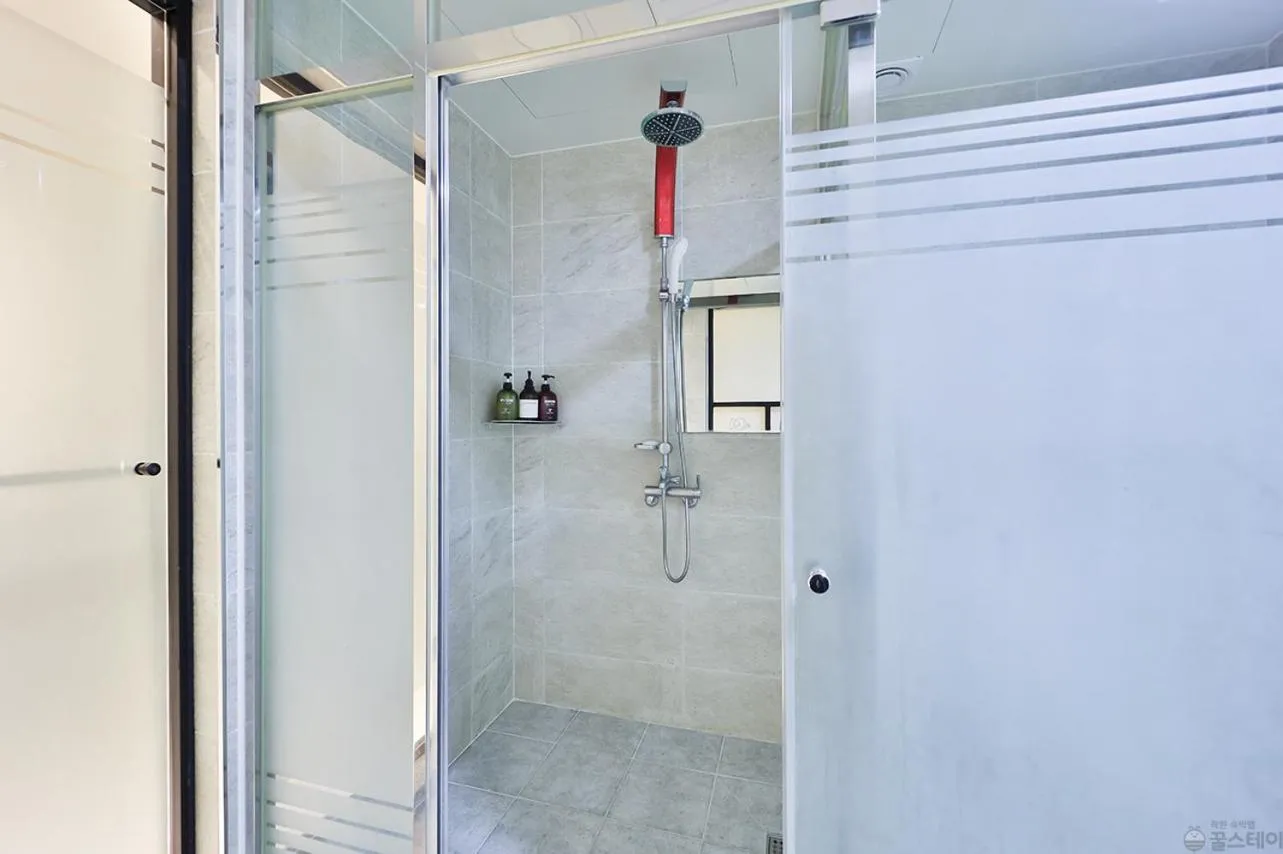 Shower in Time Hotel