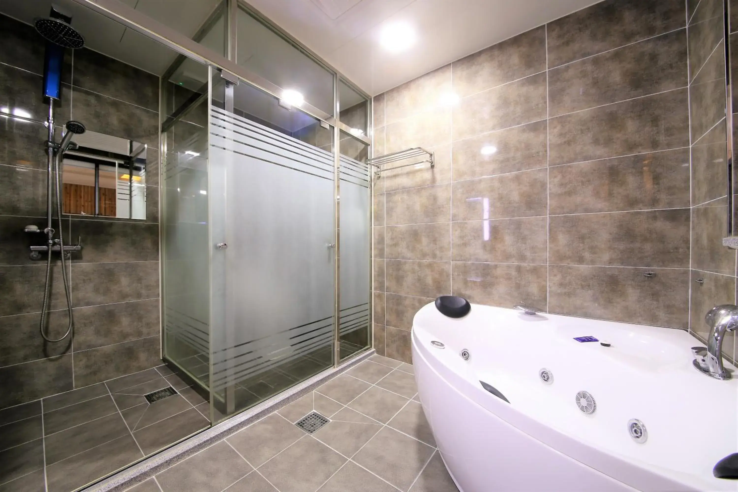 Shower in Time Hotel Shower in Time Hotel