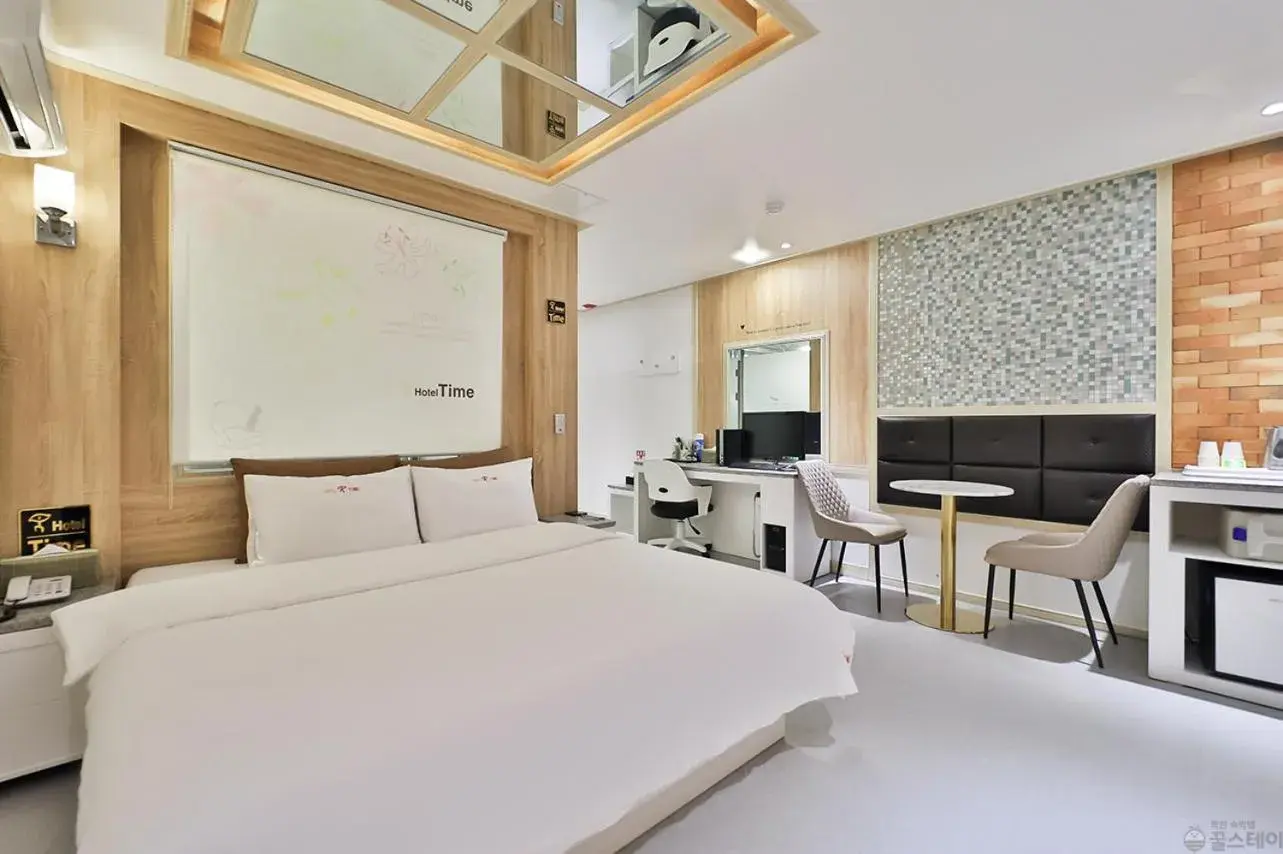 Bedroom, Bed in Time Hotel Bedroom, Bed in Time Hotel