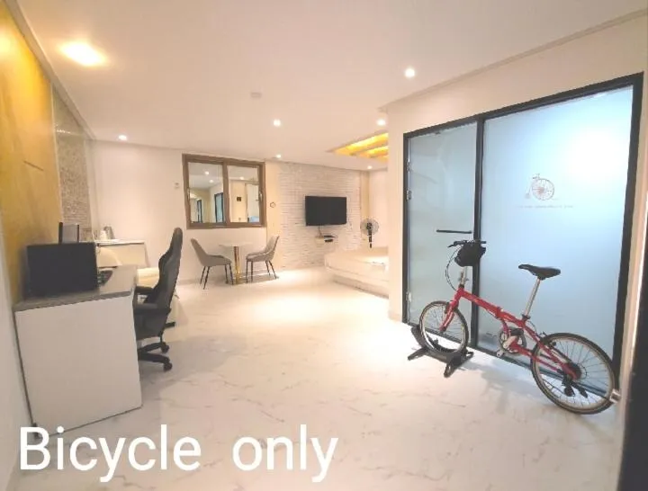 Cycling in Time Hotel
