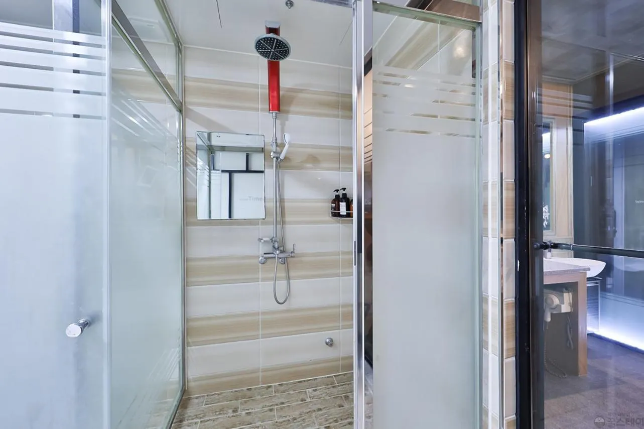 Shower in Time Hotel