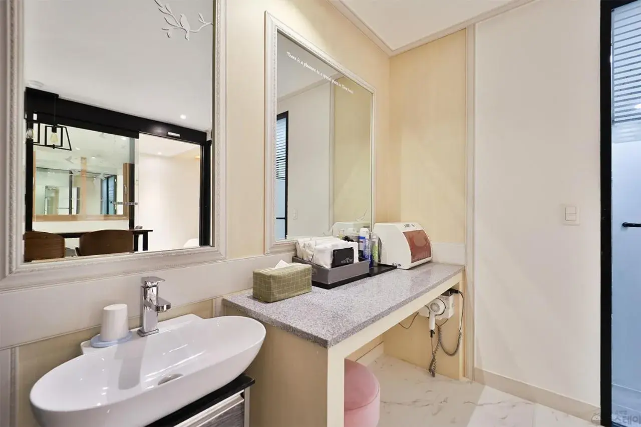 Photo of the whole room in Time Hotel Photo of the whole room in Time Hotel