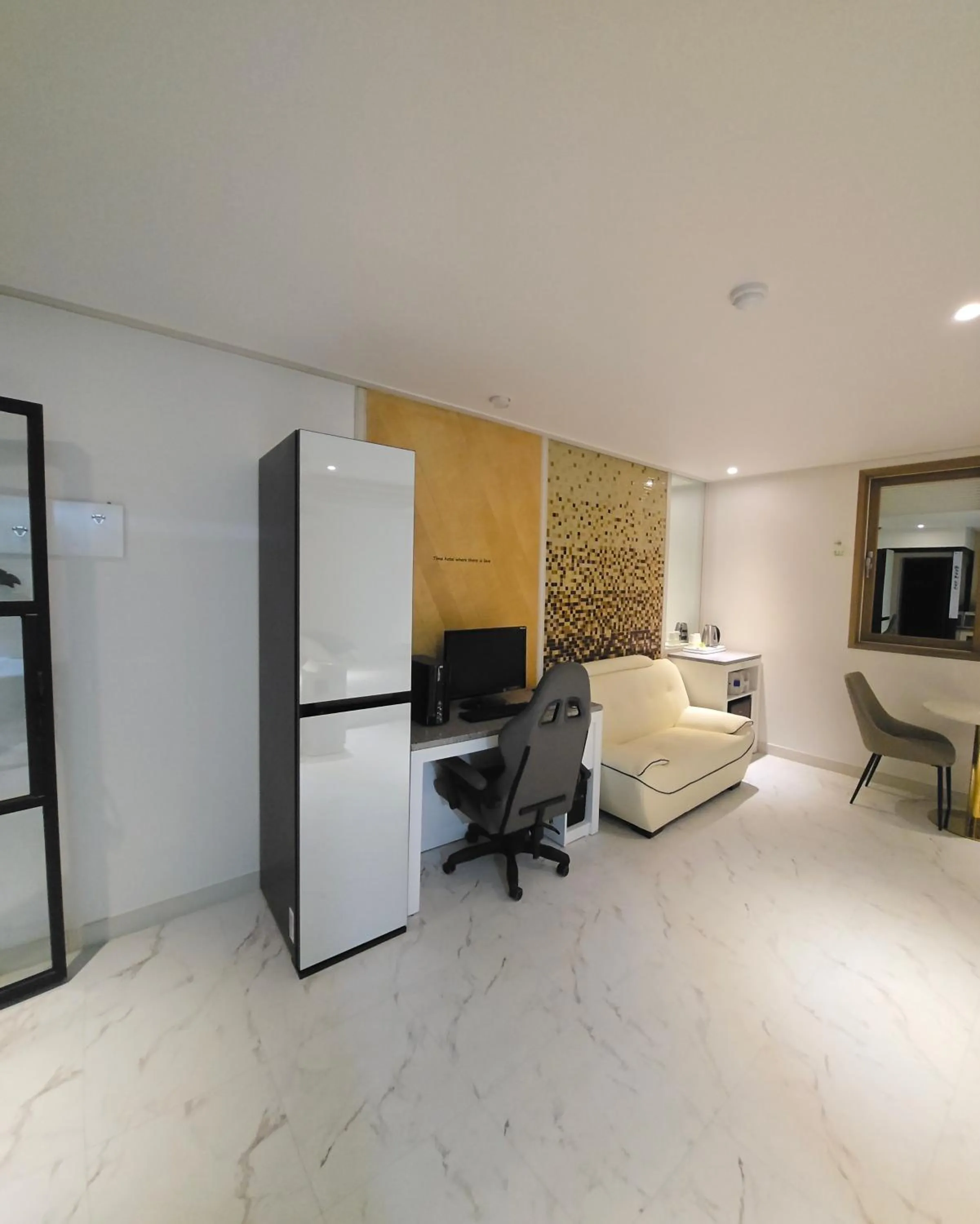 Area and facilities in Time Hotel