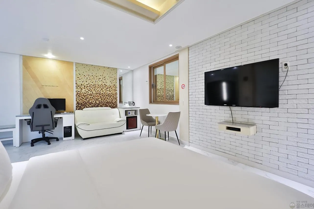 Seating area in Time Hotel