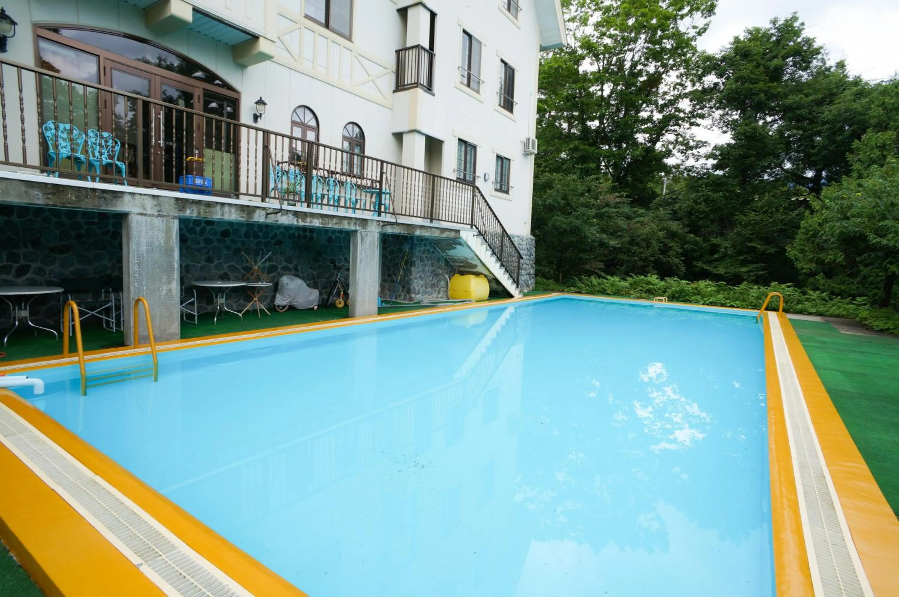 Swimming pool in Hakuba Märchen House