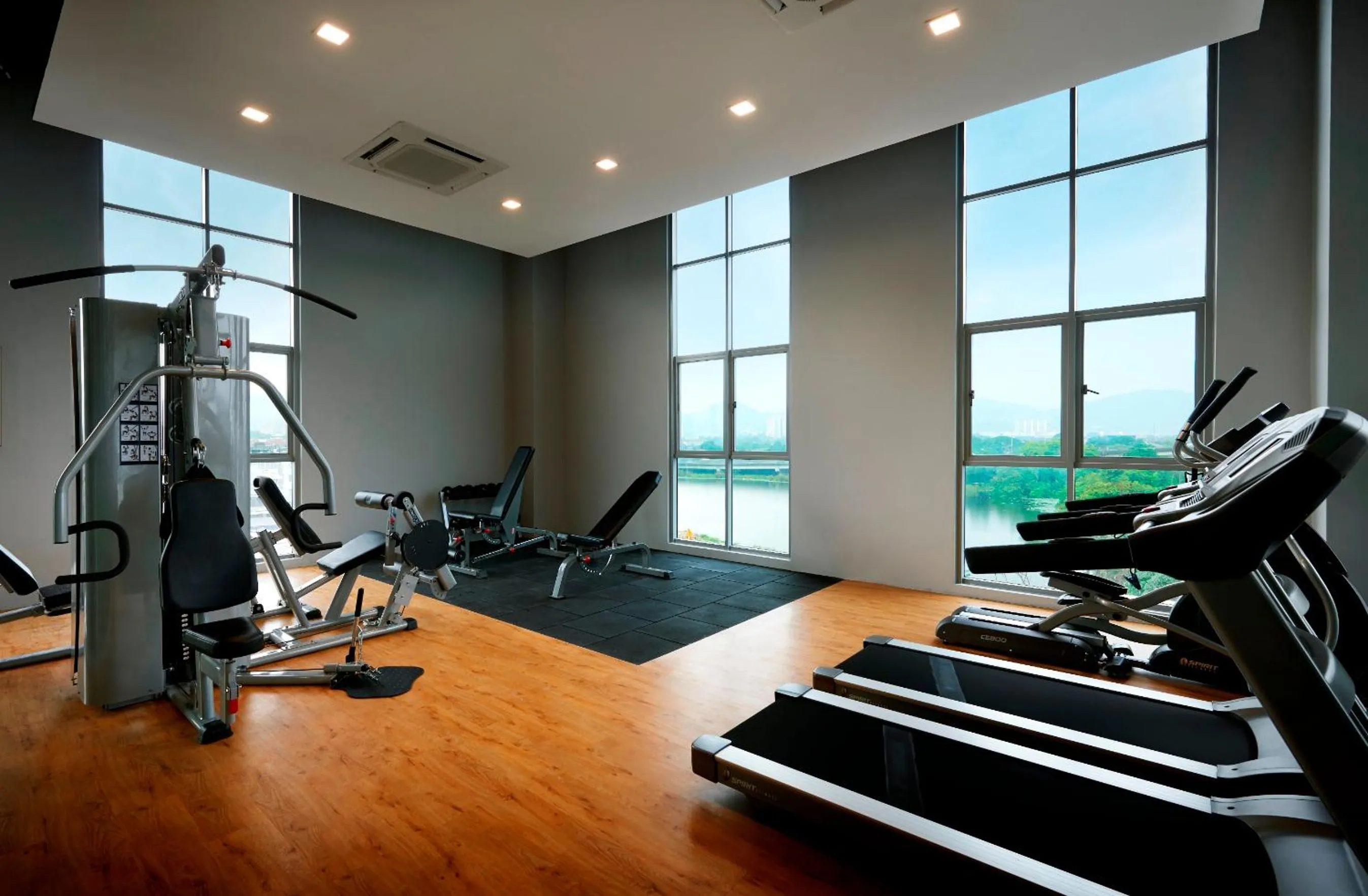 Fitness centre/facilities in KIP Hotel
