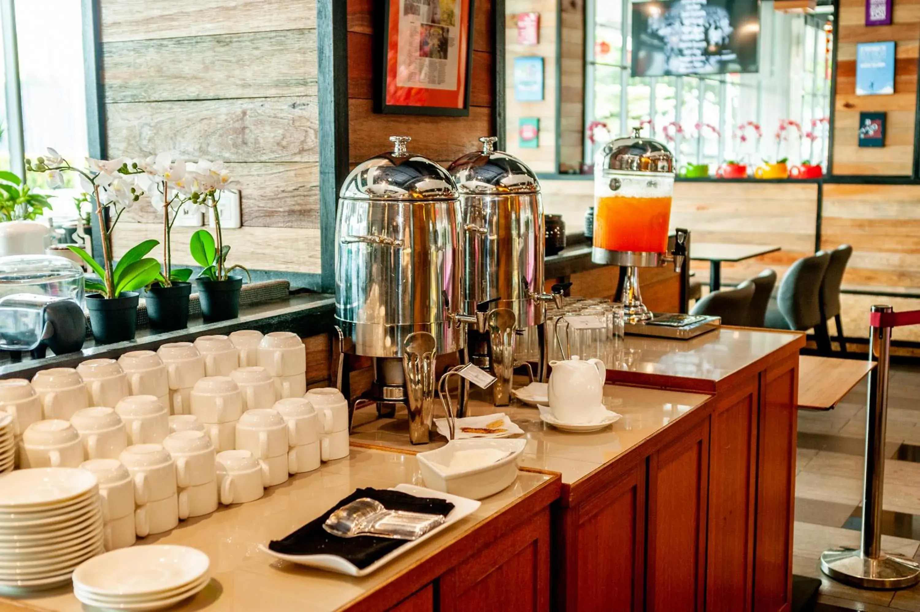 Restaurant/places to eat in KIP Hotel Restaurant/places to eat in KIP Hotel