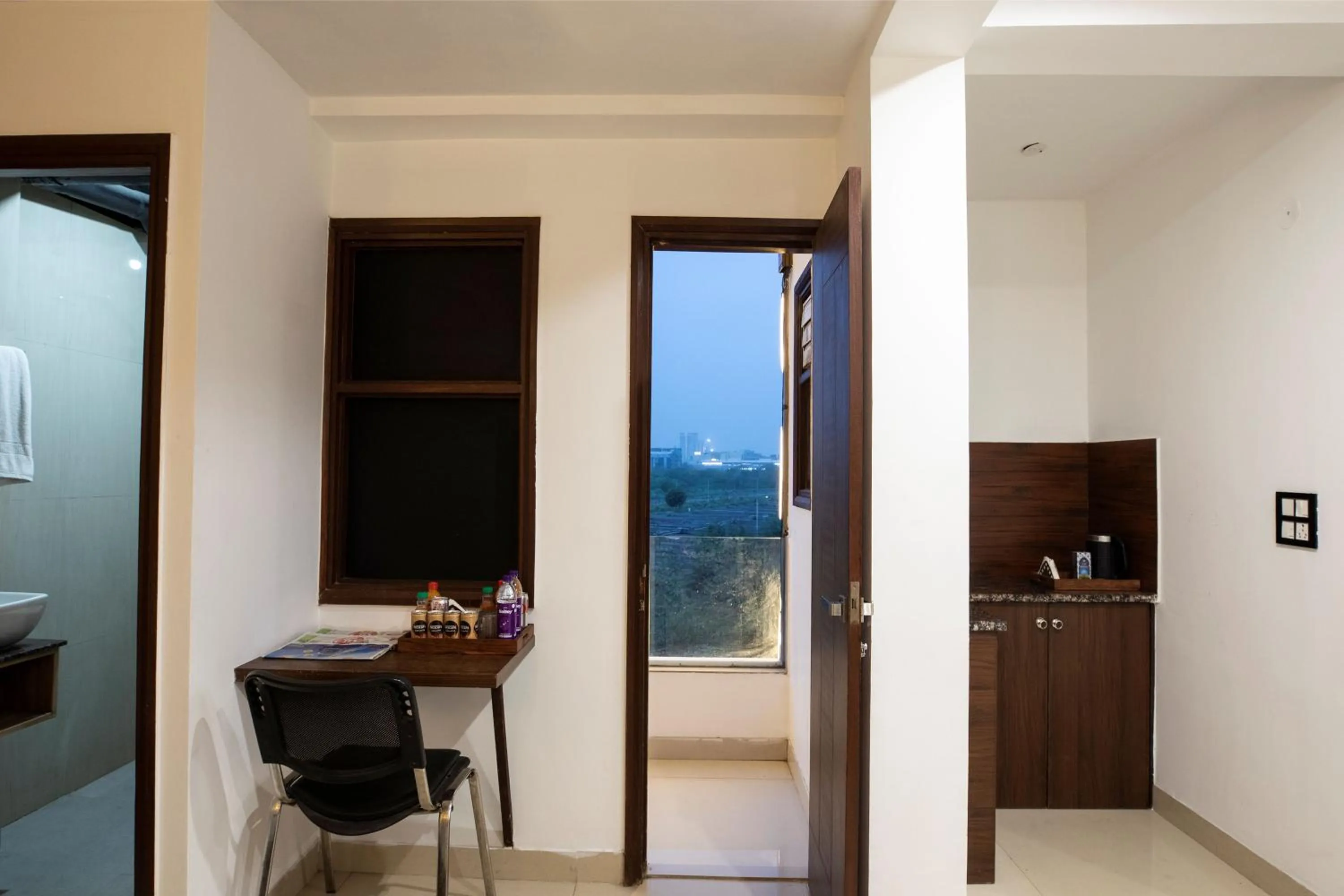 Kitchen or kitchenette in HR Grand Hotel