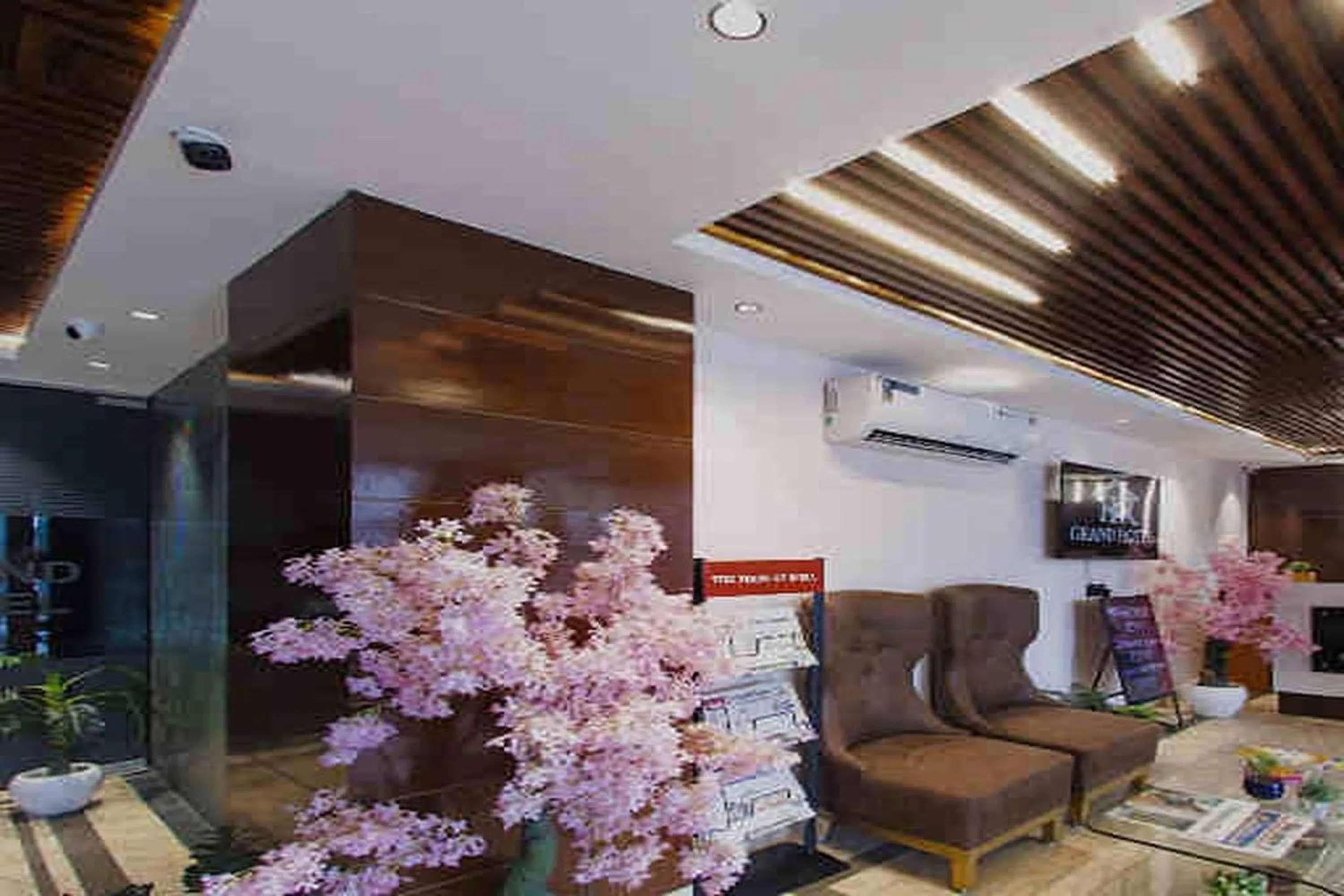 Seating area in HR Grand Hotel