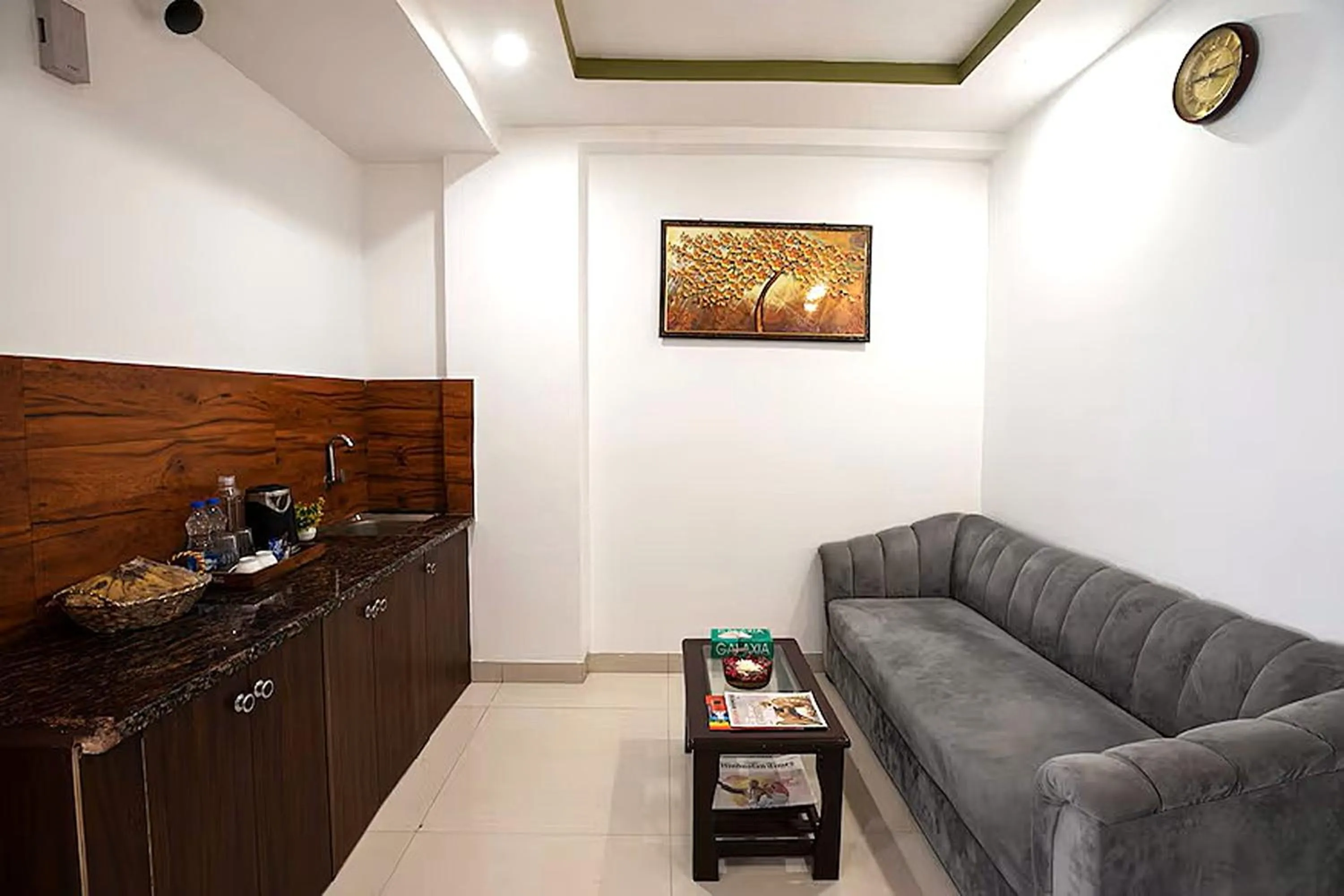 Kitchen or kitchenette in HR Grand Hotel