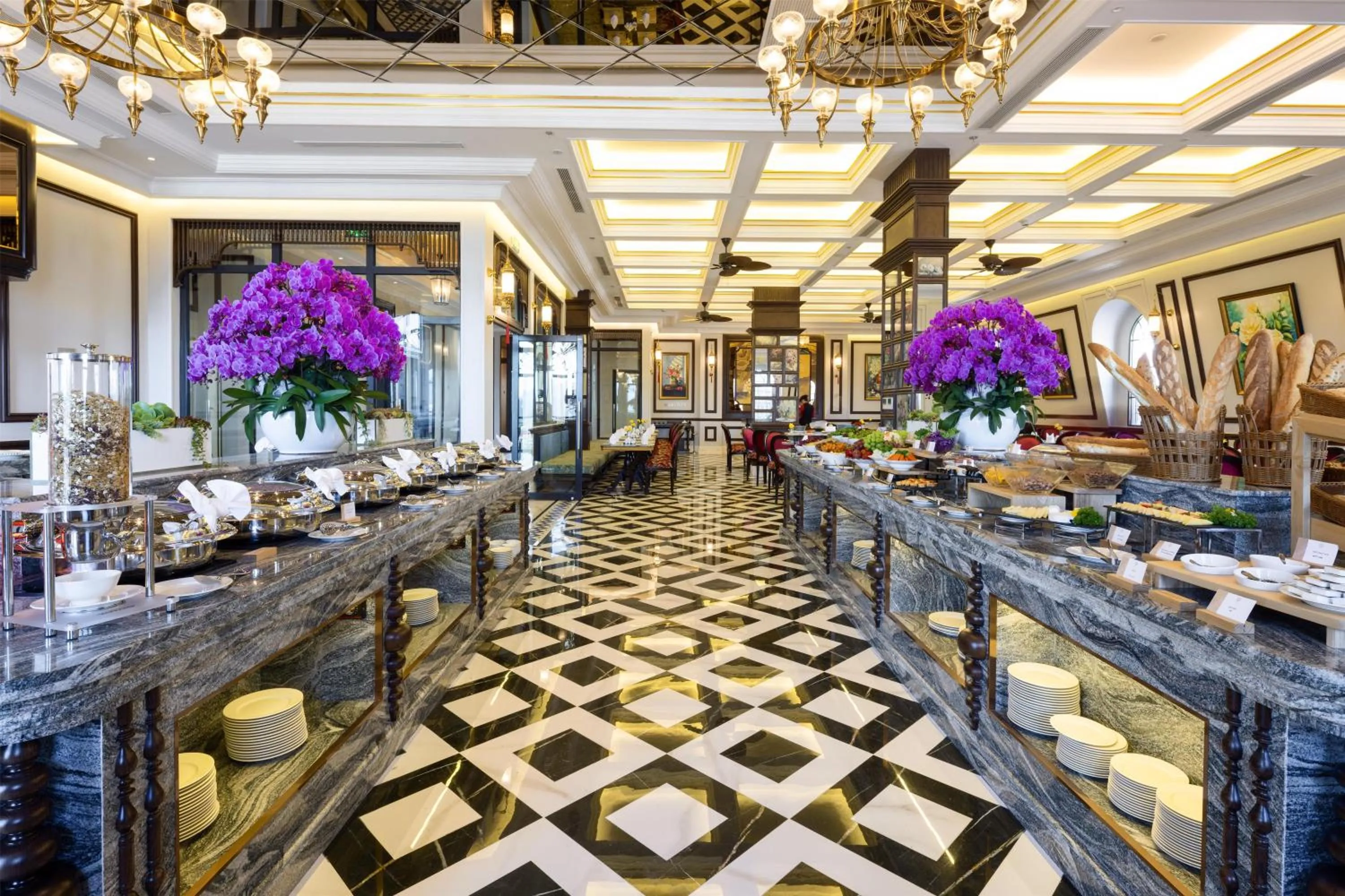 Restaurant/places to eat in Best Western Premier Imperial Dalat