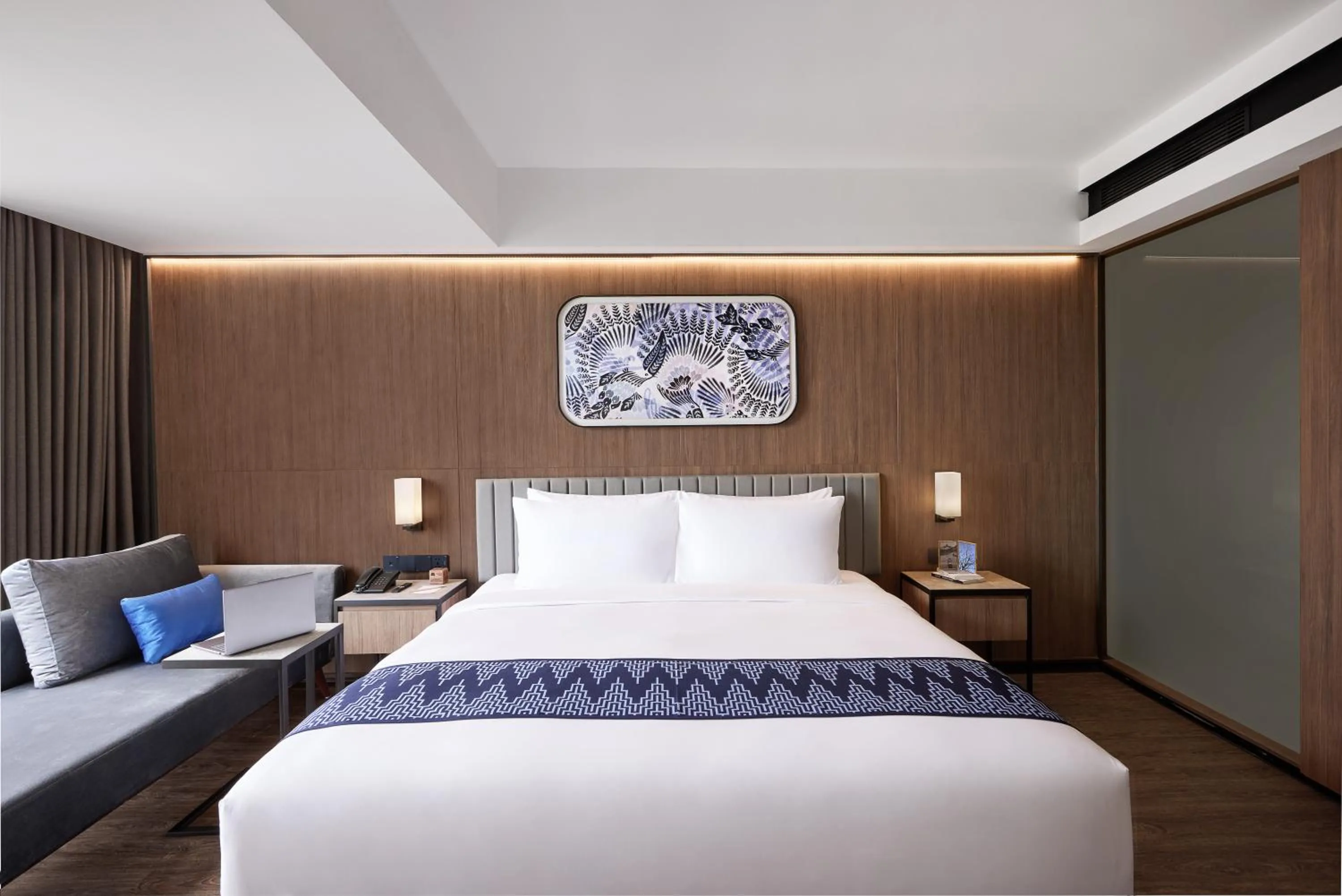 Bedroom, Bed in Oakwood Yogyakarta