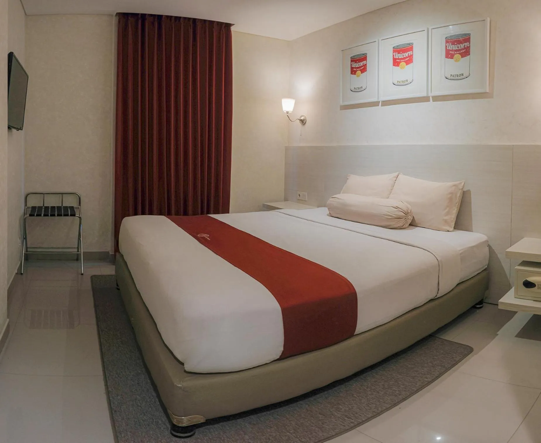 Bed in The Win Hotel Surabaya