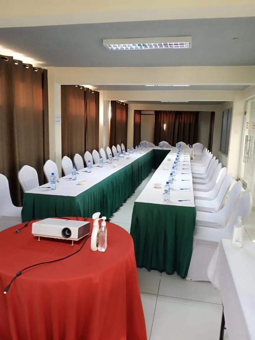 Meeting/conference room in Imperial Hotel Express
