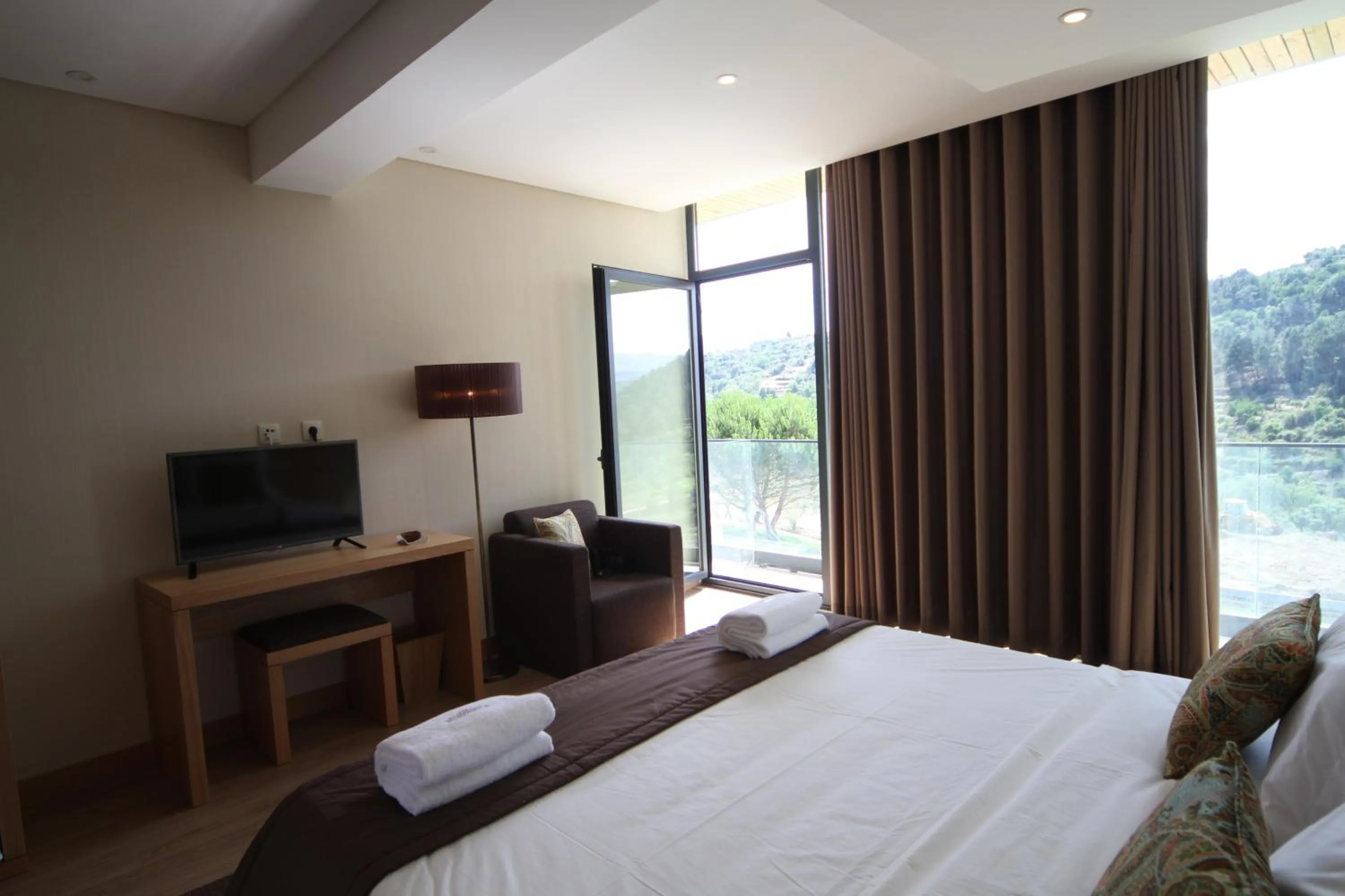 Bedroom, Bed in Douro Cister Hotel Resort