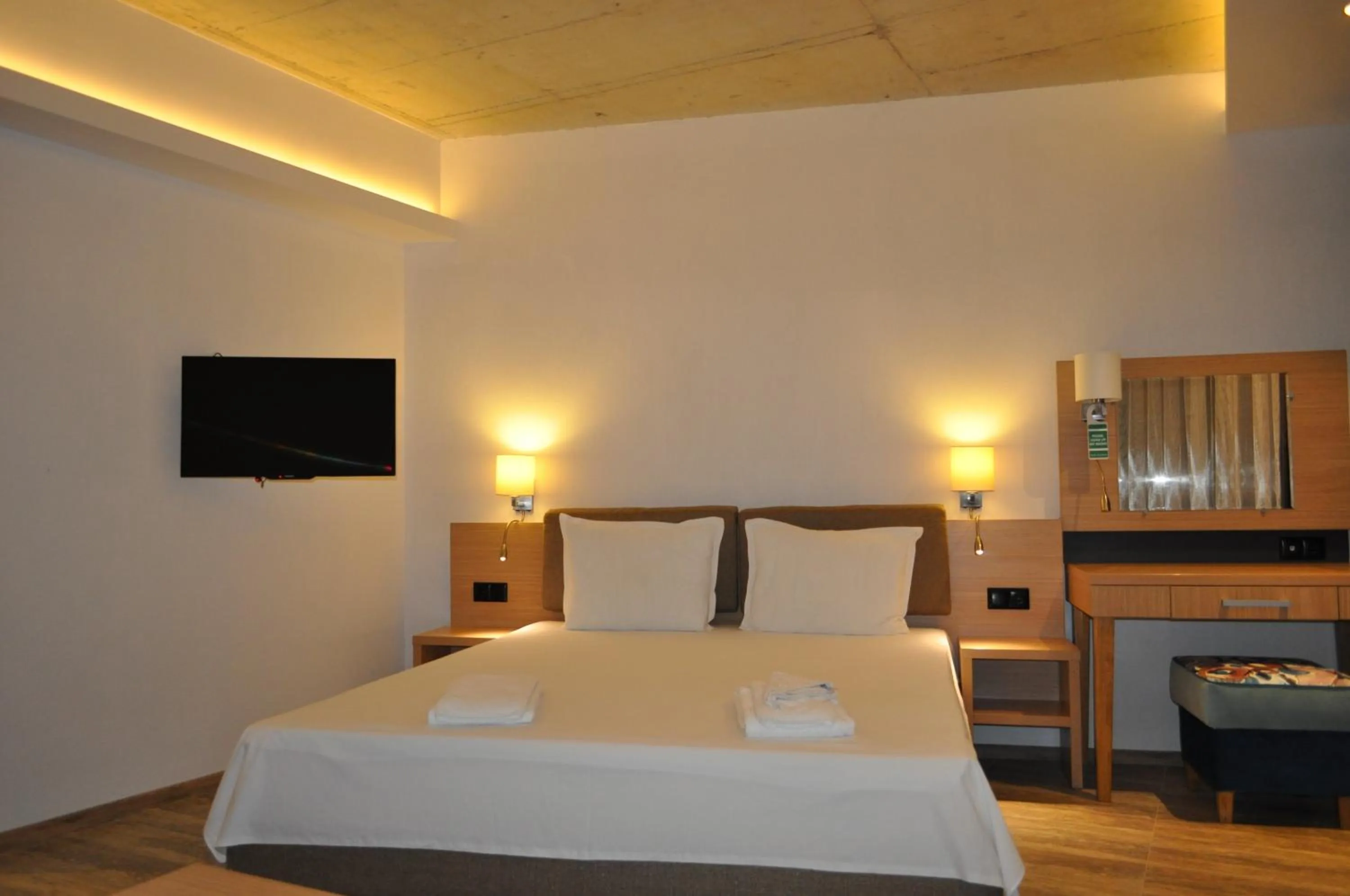 Bedroom, Bed in Hotel Tyulenovo