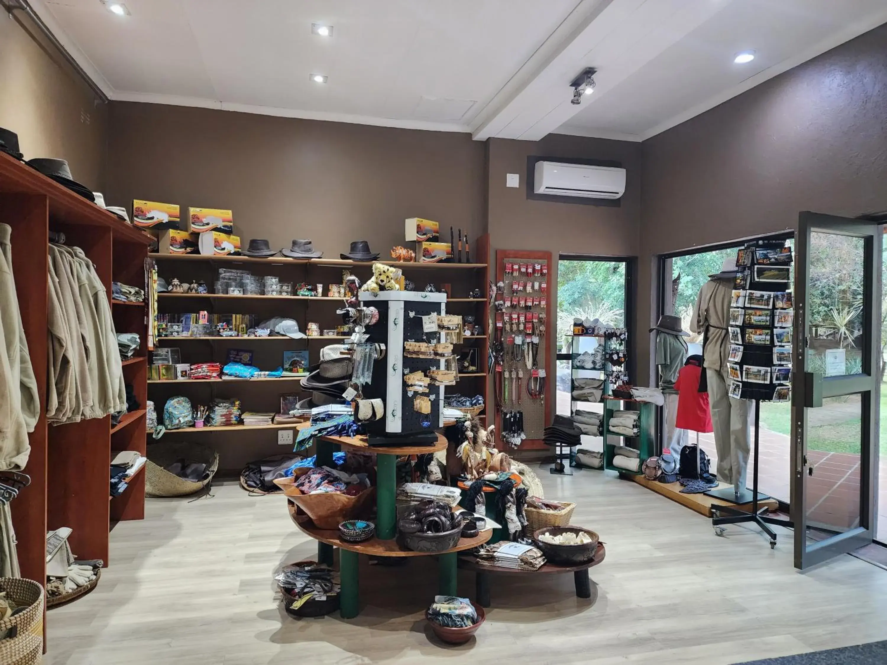 Property building in Karongwe- Shiduli Safari Lodge Property building in Karongwe- Shiduli Safari Lodge