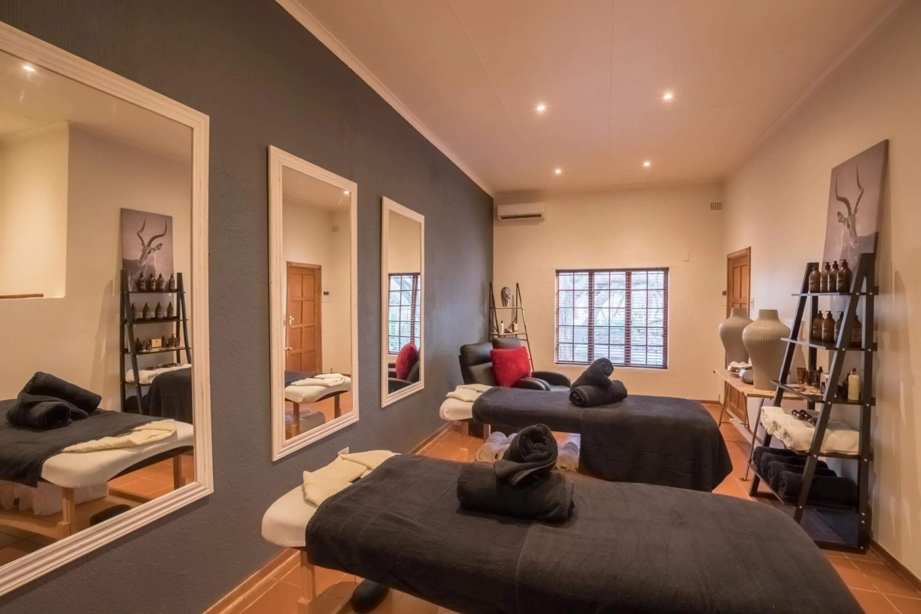 Day, Bed in Karongwe- Shiduli Safari Lodge