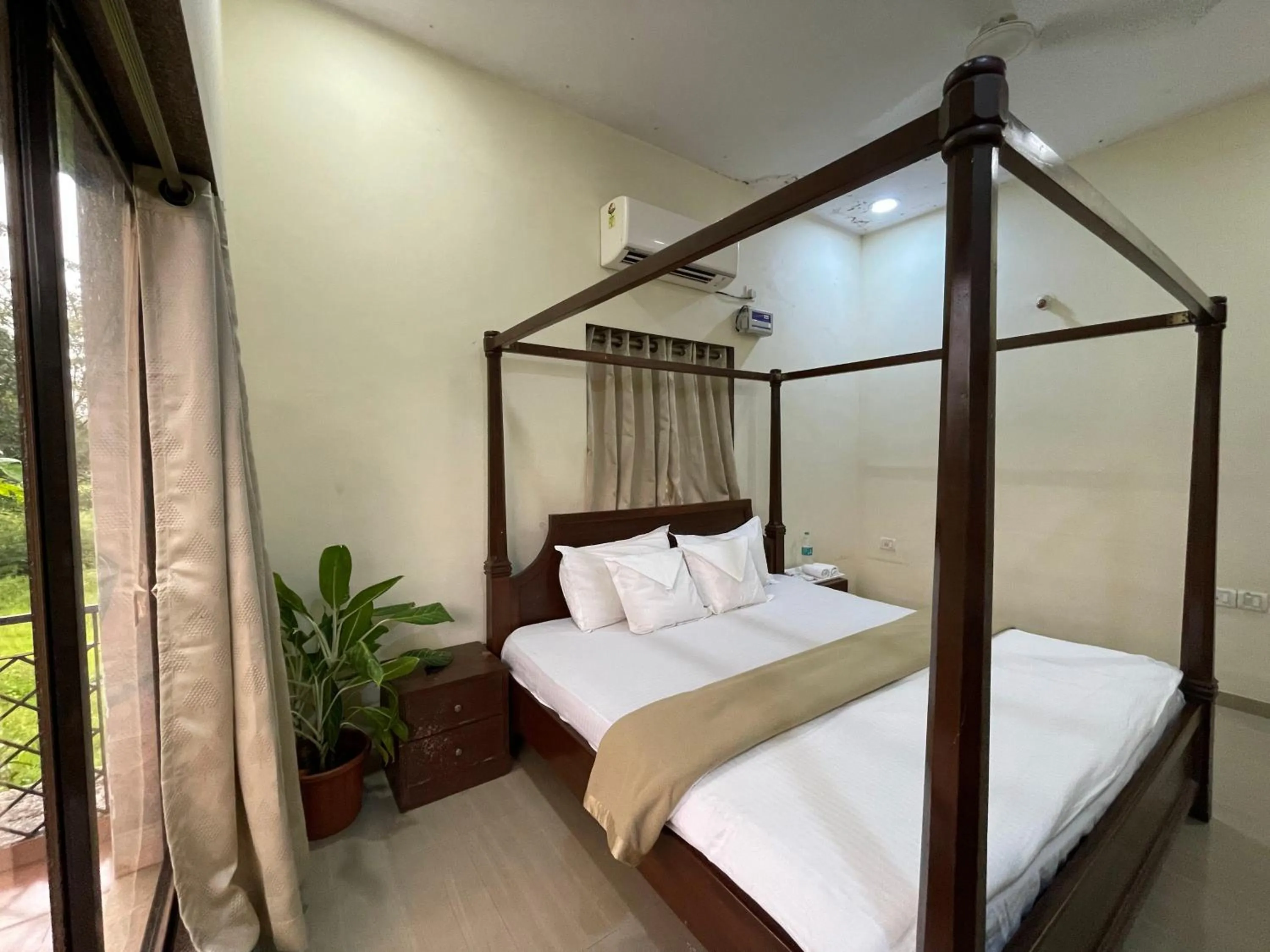 Bed in Surve Natures Resort - Chiplun