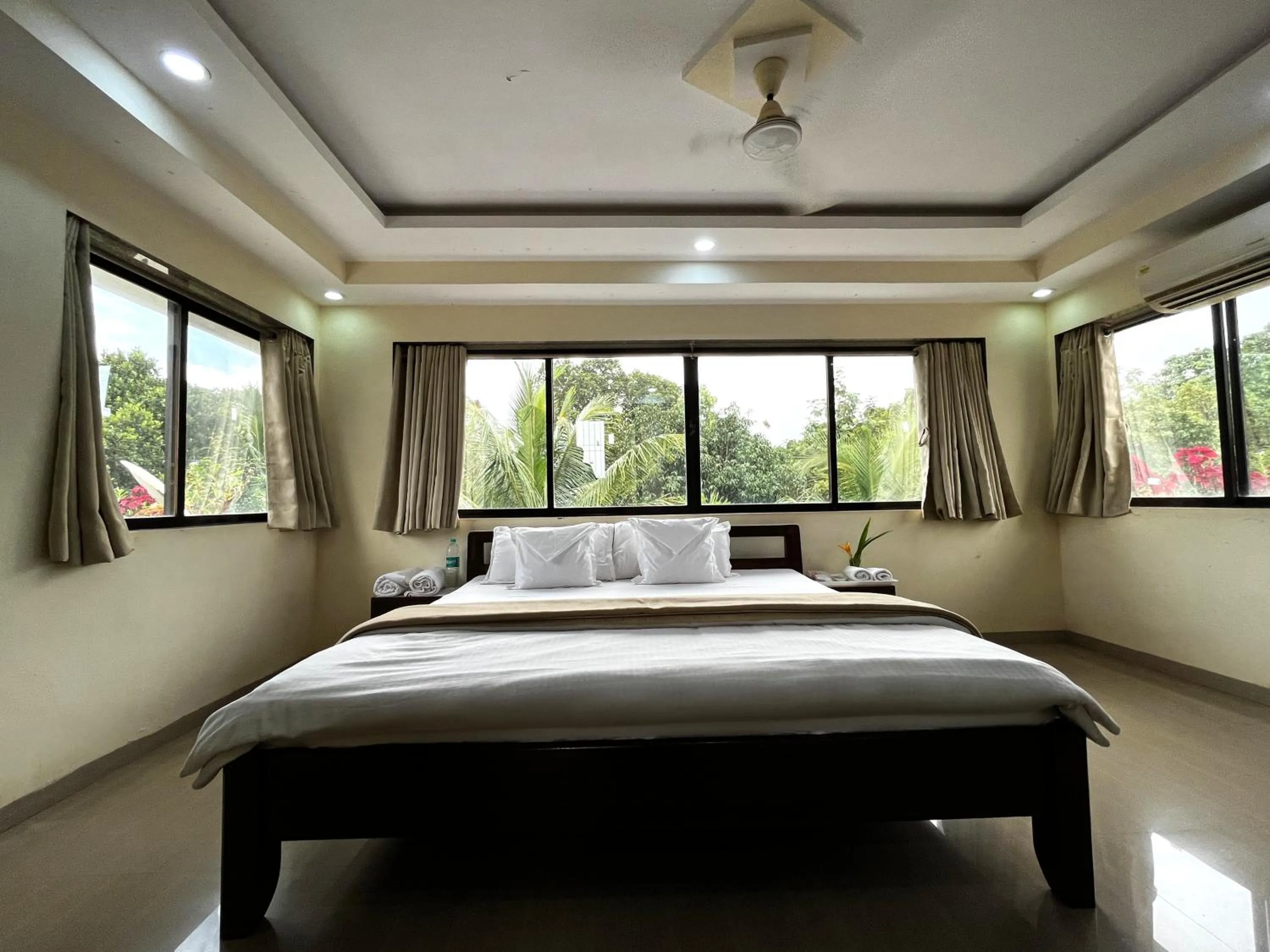 Bed in Surve Natures Resort - Chiplun