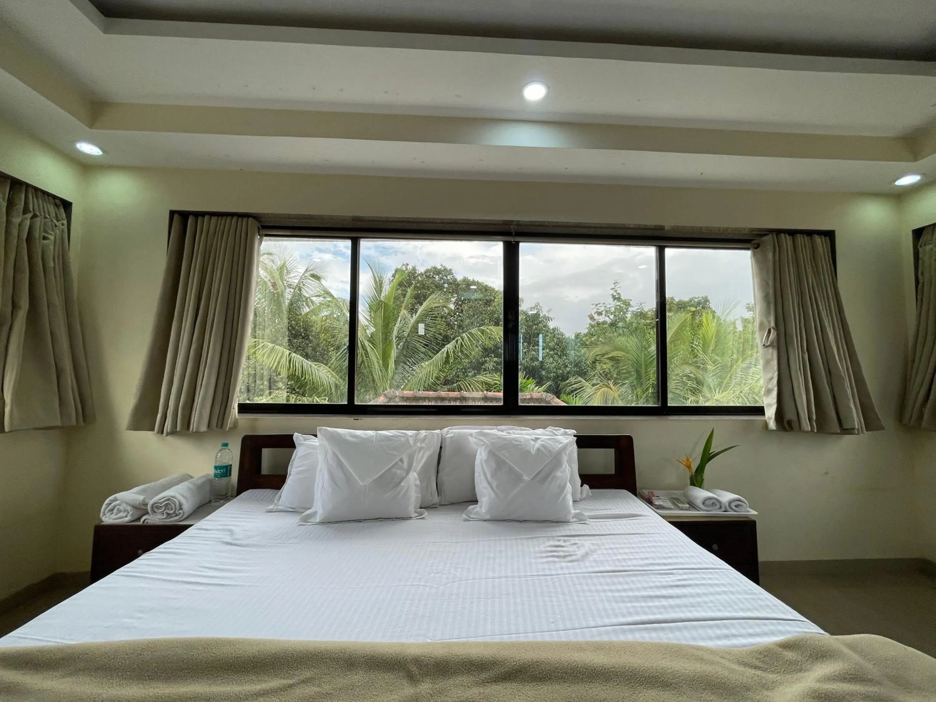 Bed in Surve Natures Resort - Chiplun