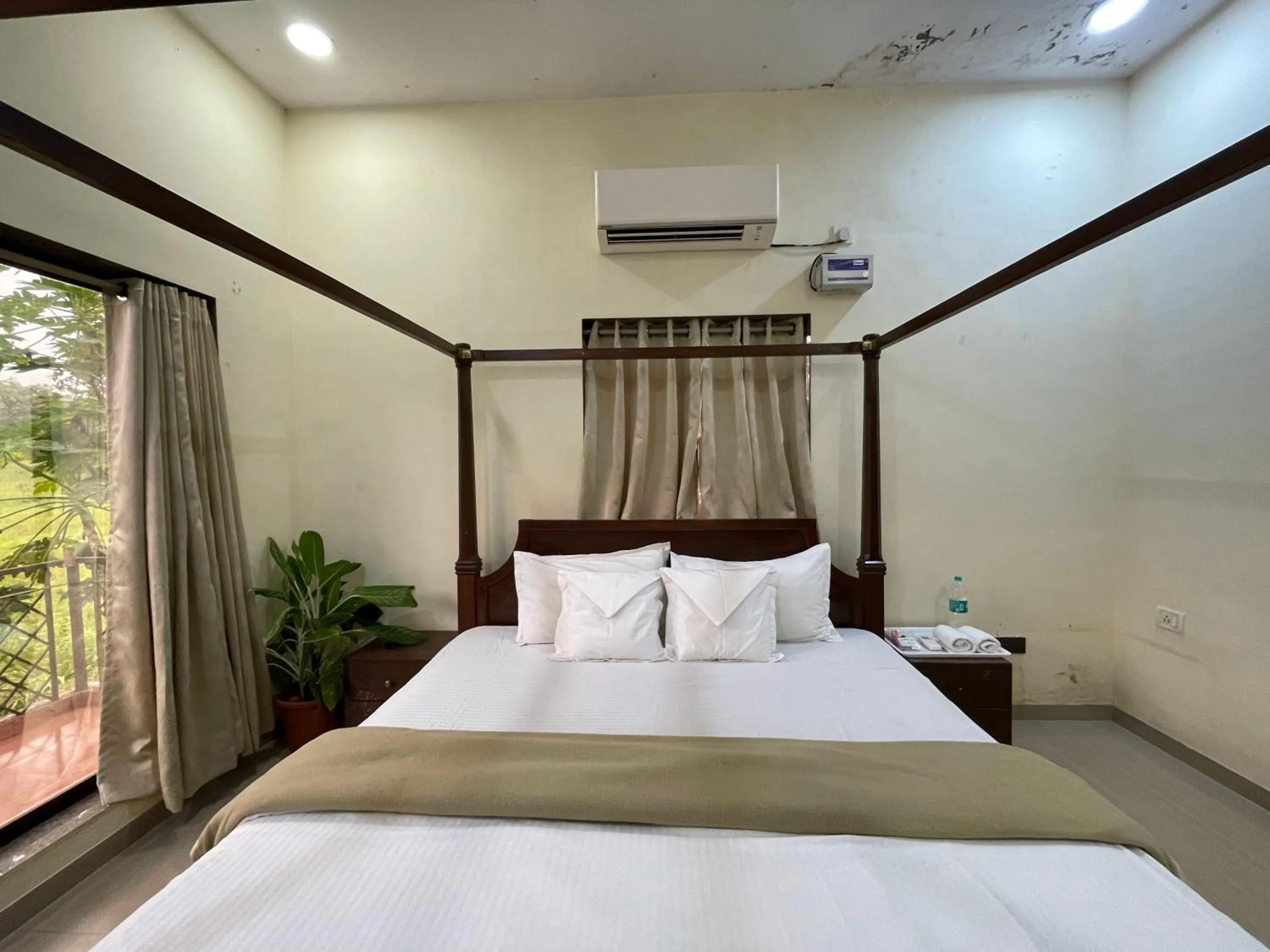 Bed in Surve Natures Resort - Chiplun