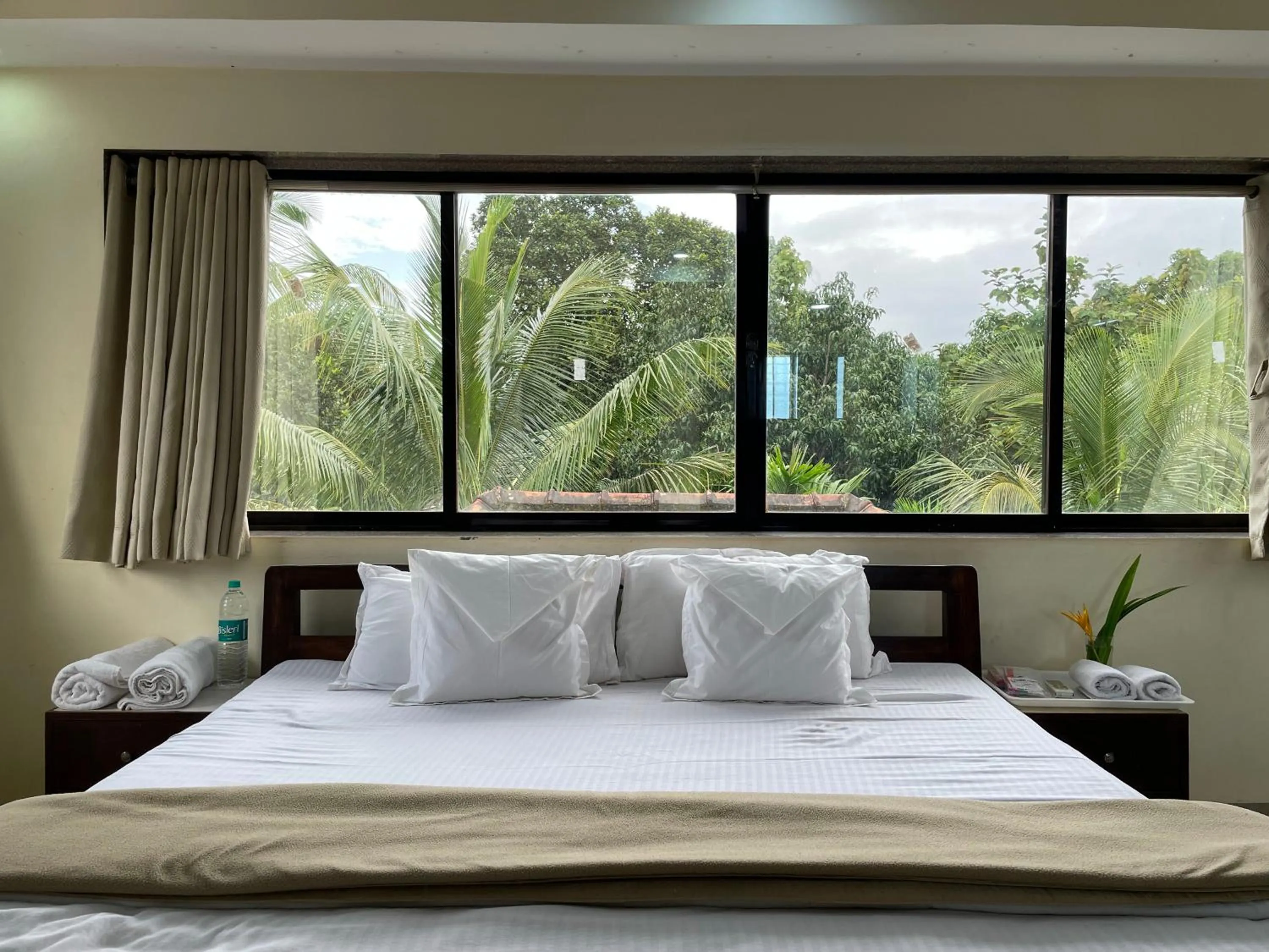 Bed in Surve Natures Resort - Chiplun