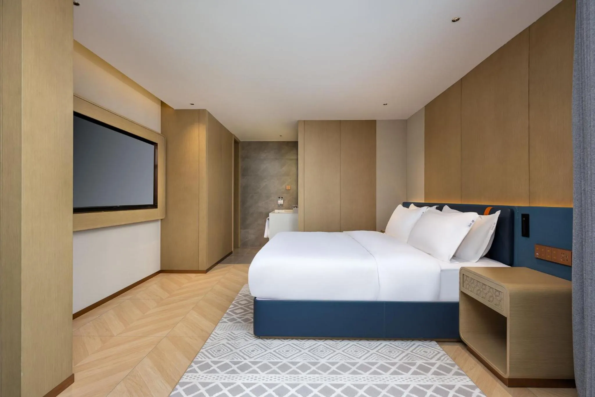 Photo of the whole room, Bed in Holiday Inn Express Kashgar Downtown by IHG