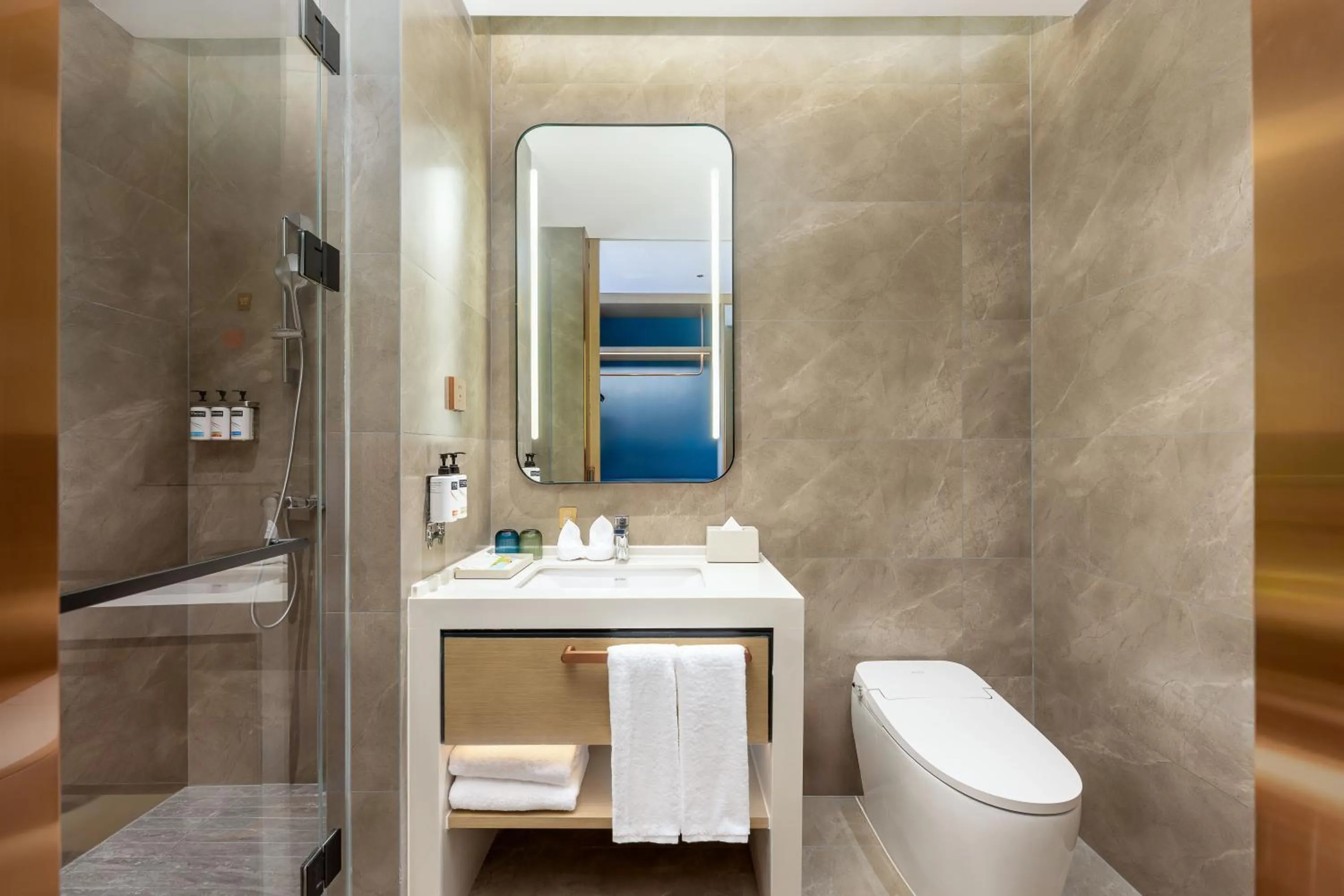 Shower in Holiday Inn Express Kashgar Downtown by IHG