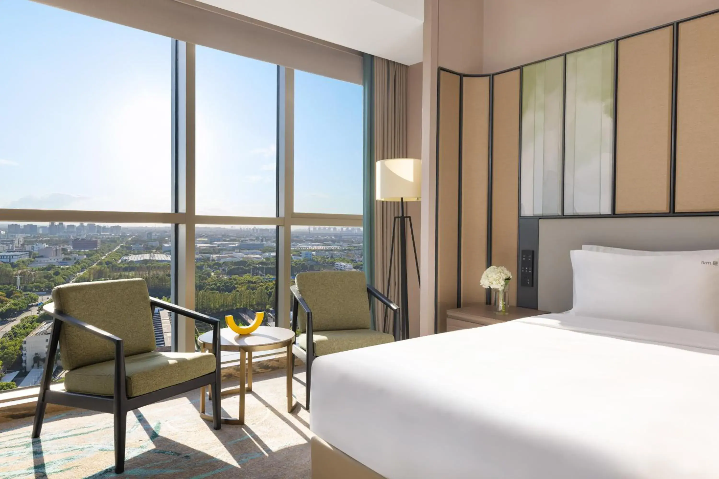 Standard Super King Room - Accessible in Holiday Inn Shanghai Minhang Center by IHG Standard Super King Room - Accessible in Holiday Inn Shanghai Minhang Center by IHG