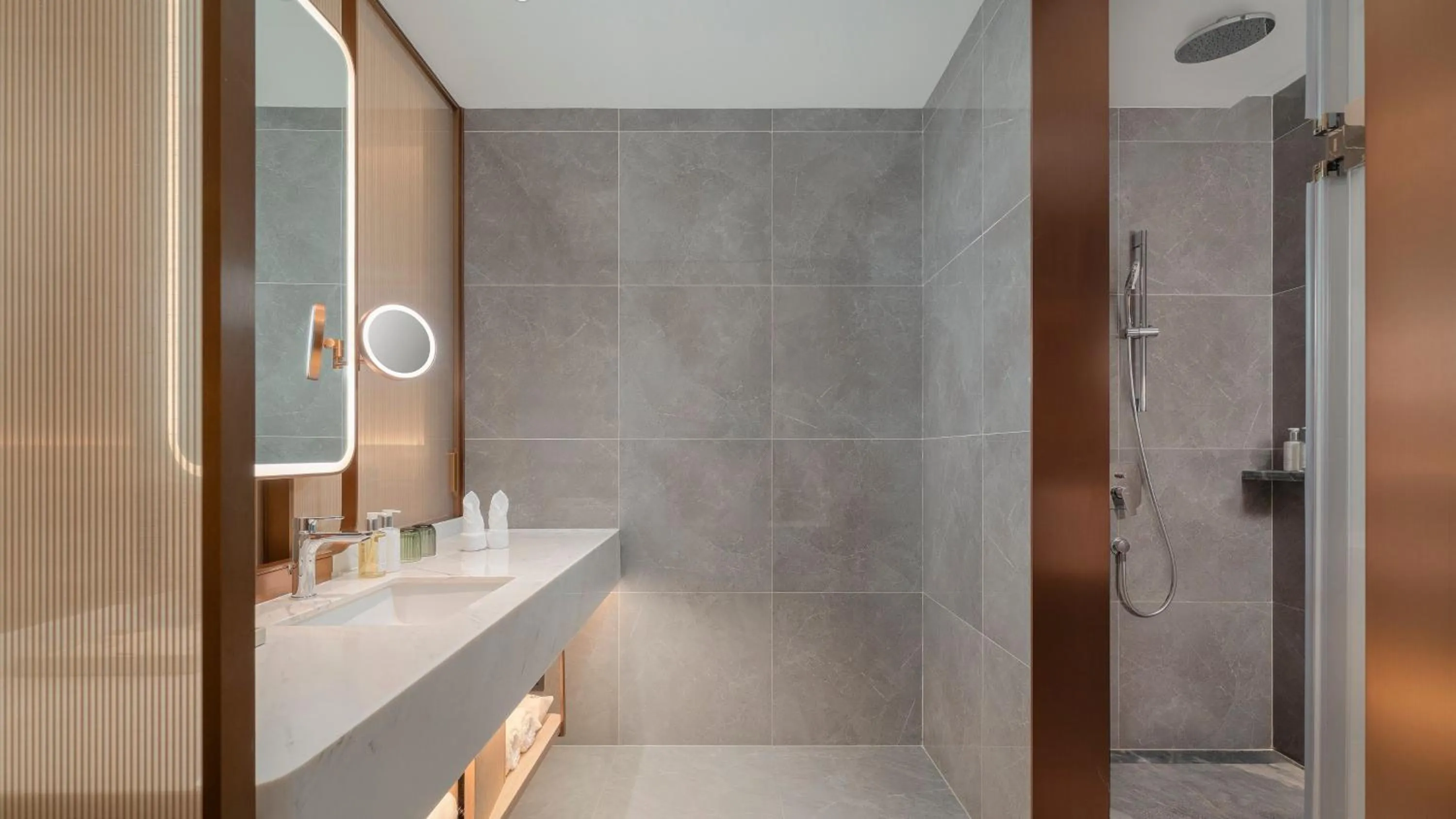 Photo of the whole room in Holiday Inn Jinan Thousand Buddha Mountain by IHG