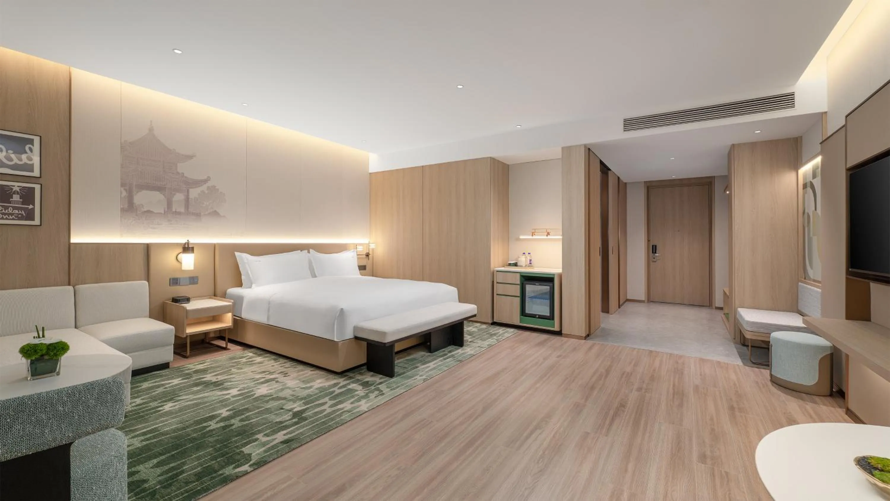 Photo of the whole room, Bed in Holiday Inn Jinan Thousand Buddha Mountain by IHG