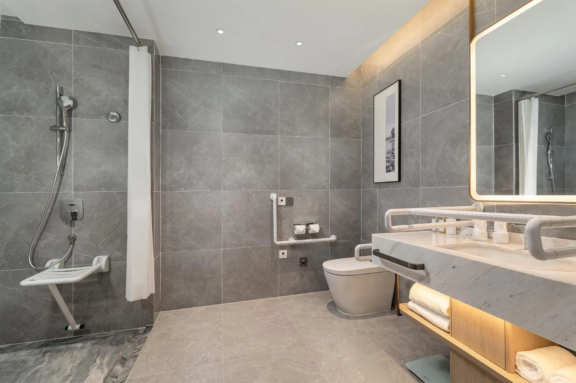 Bathroom in Holiday Inn Jinan Thousand Buddha Mountain by IHG