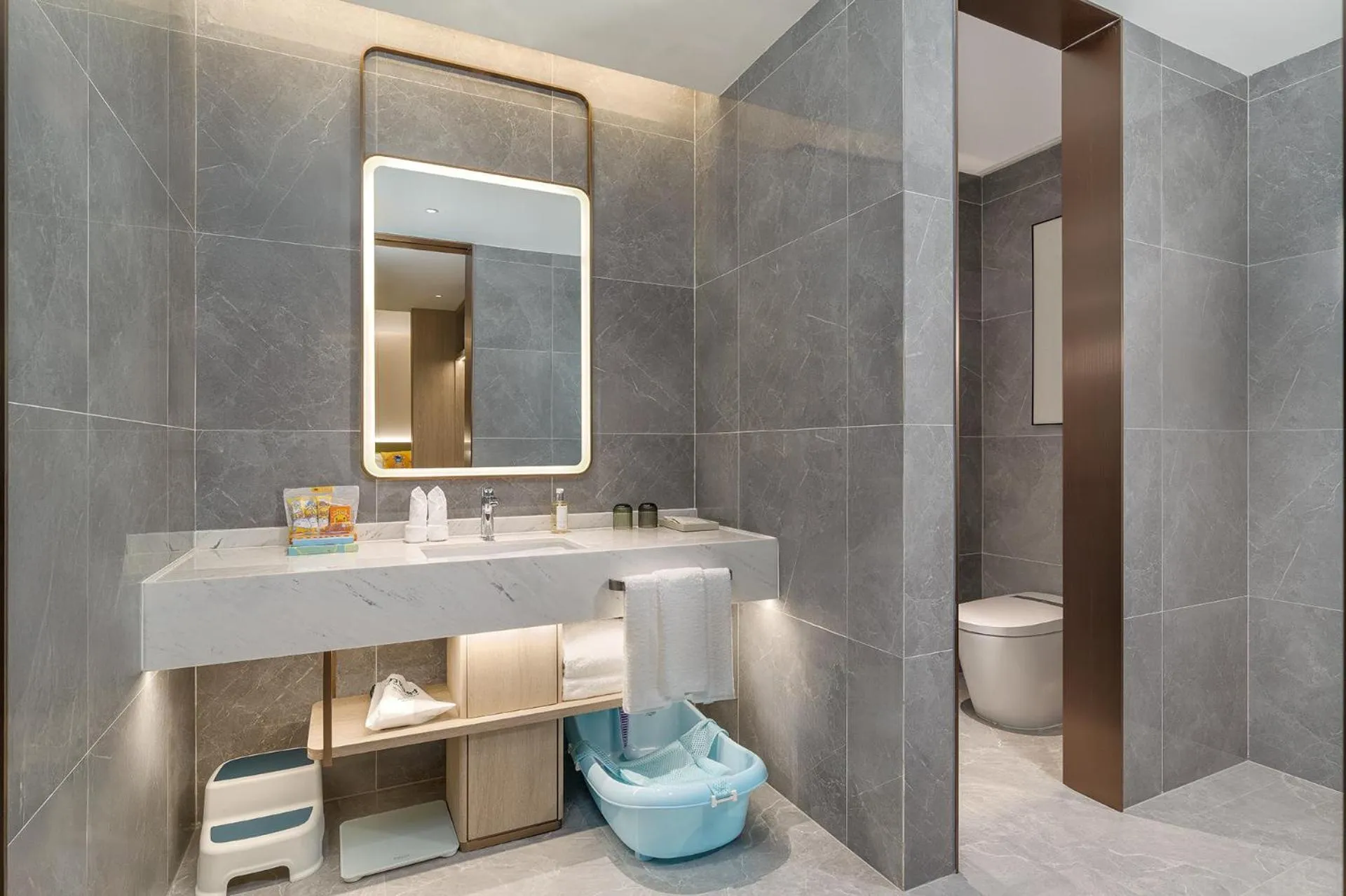 Bathroom in Holiday Inn Jinan Thousand Buddha Mountain by IHG