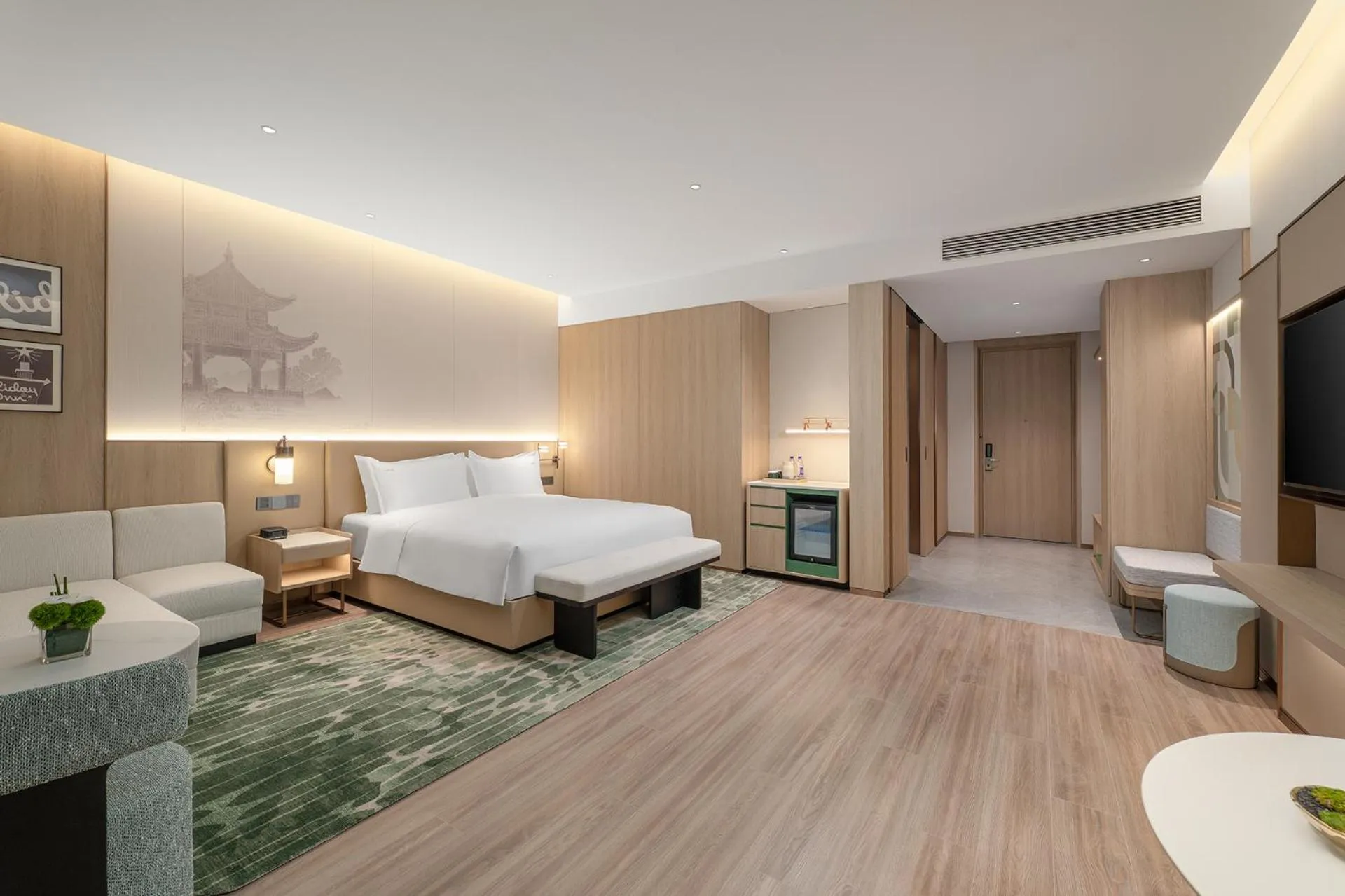 Photo of the whole room, Bed in Holiday Inn Jinan Thousand Buddha Mountain by IHG