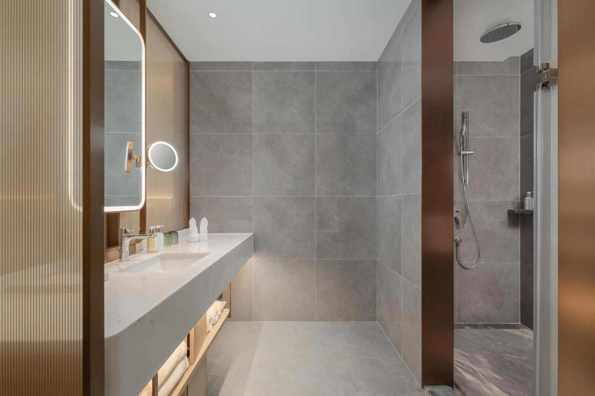 Bathroom in Holiday Inn Jinan Thousand Buddha Mountain by IHG