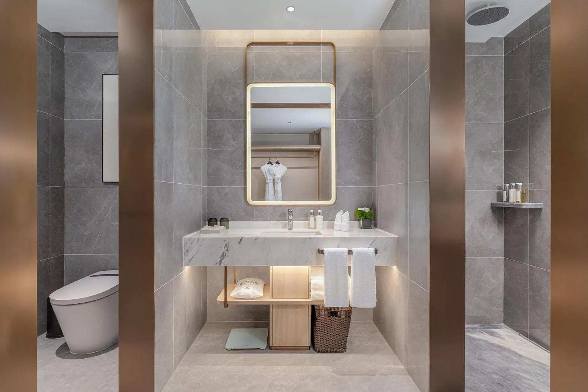 Bathroom in Holiday Inn Jinan Thousand Buddha Mountain by IHG