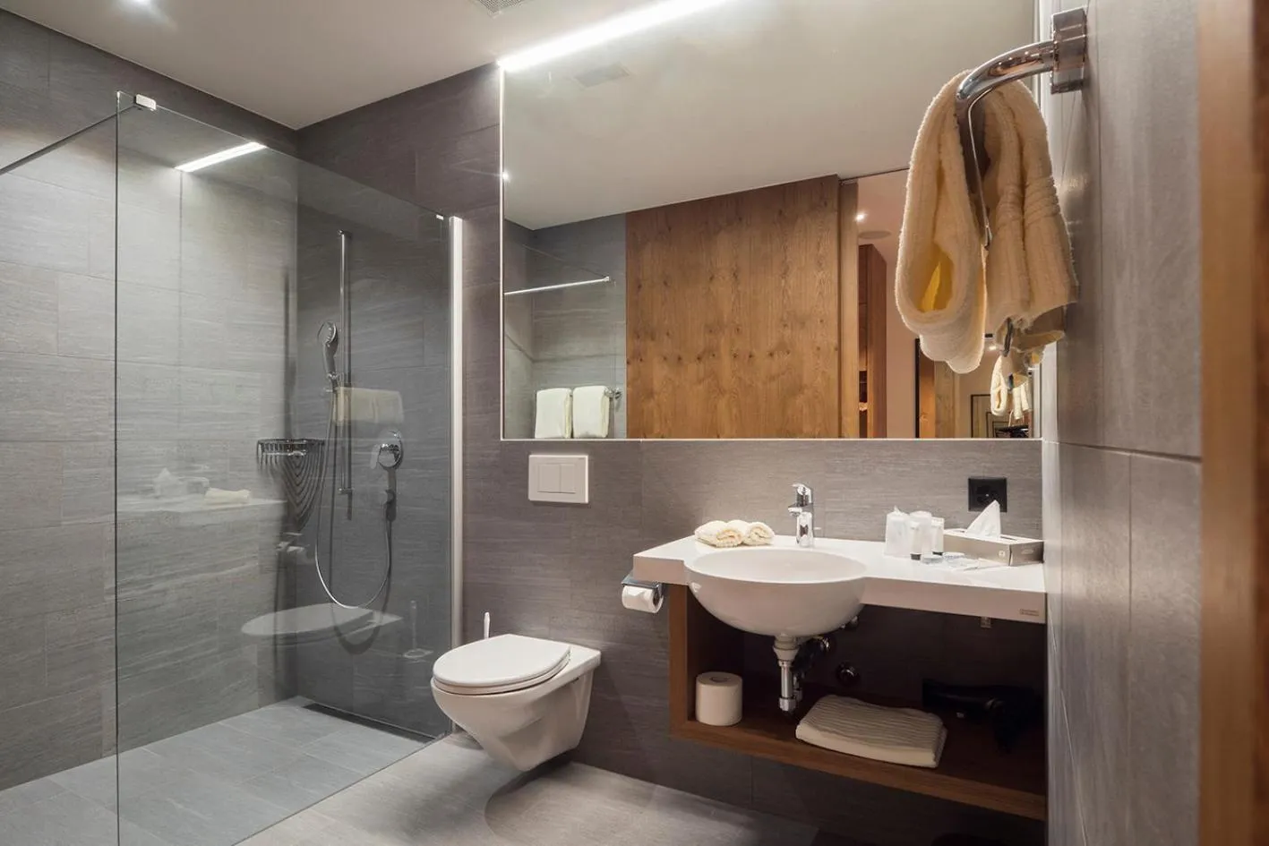 Shower in Hotel one66 (free parking garage)