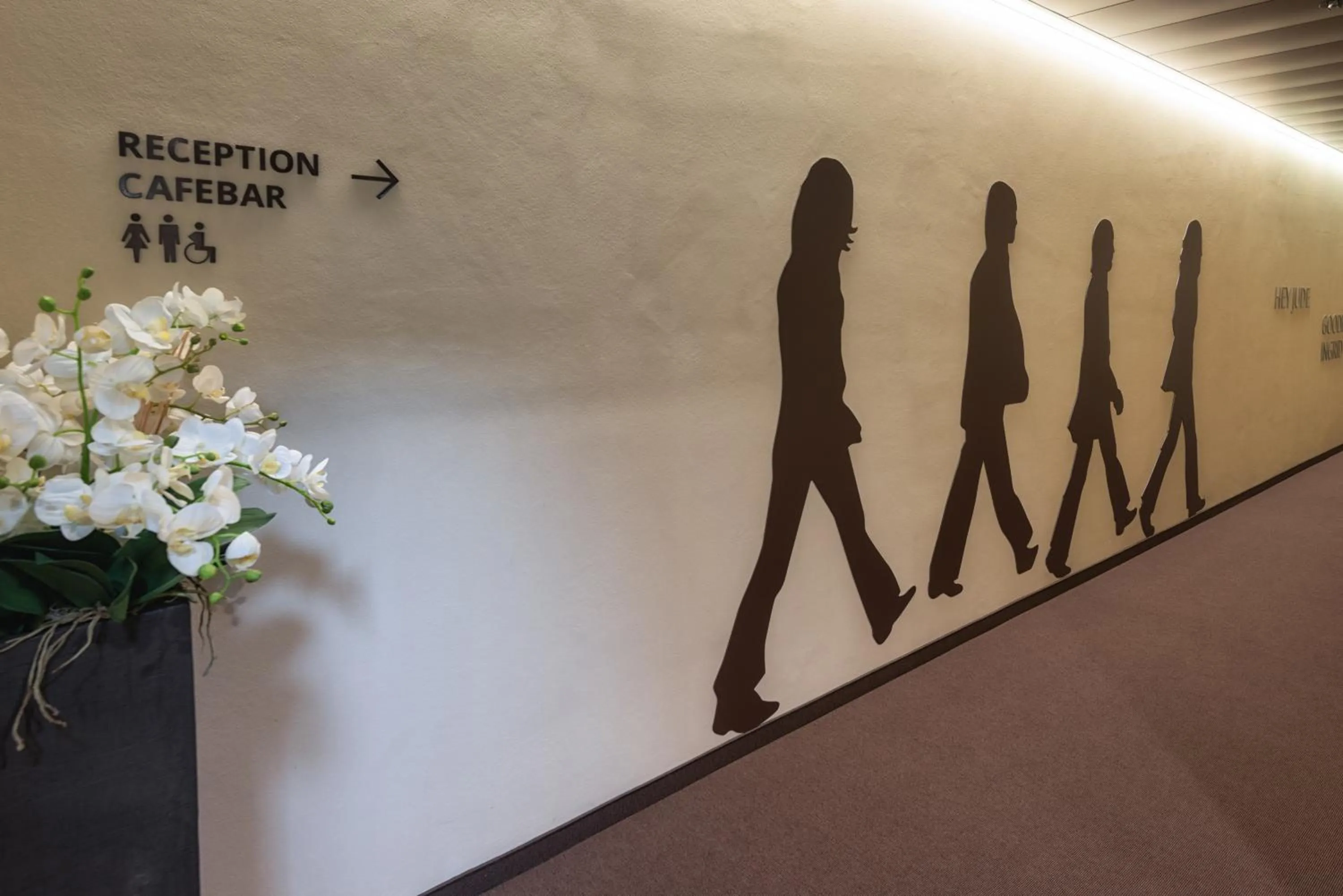 Decorative detail in Hotel one66 (free parking garage)