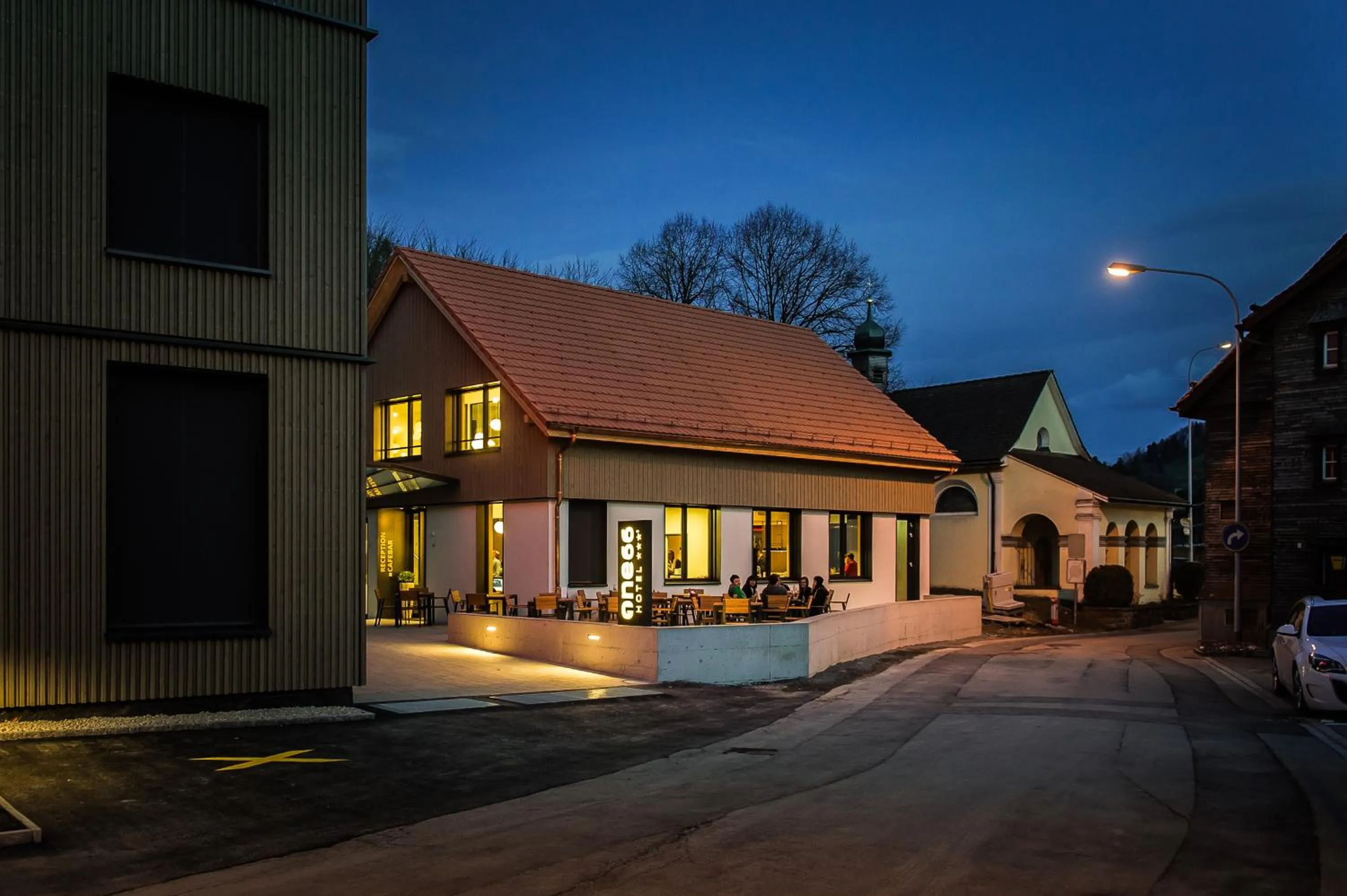 Facade/entrance in Hotel one66 (free parking garage)