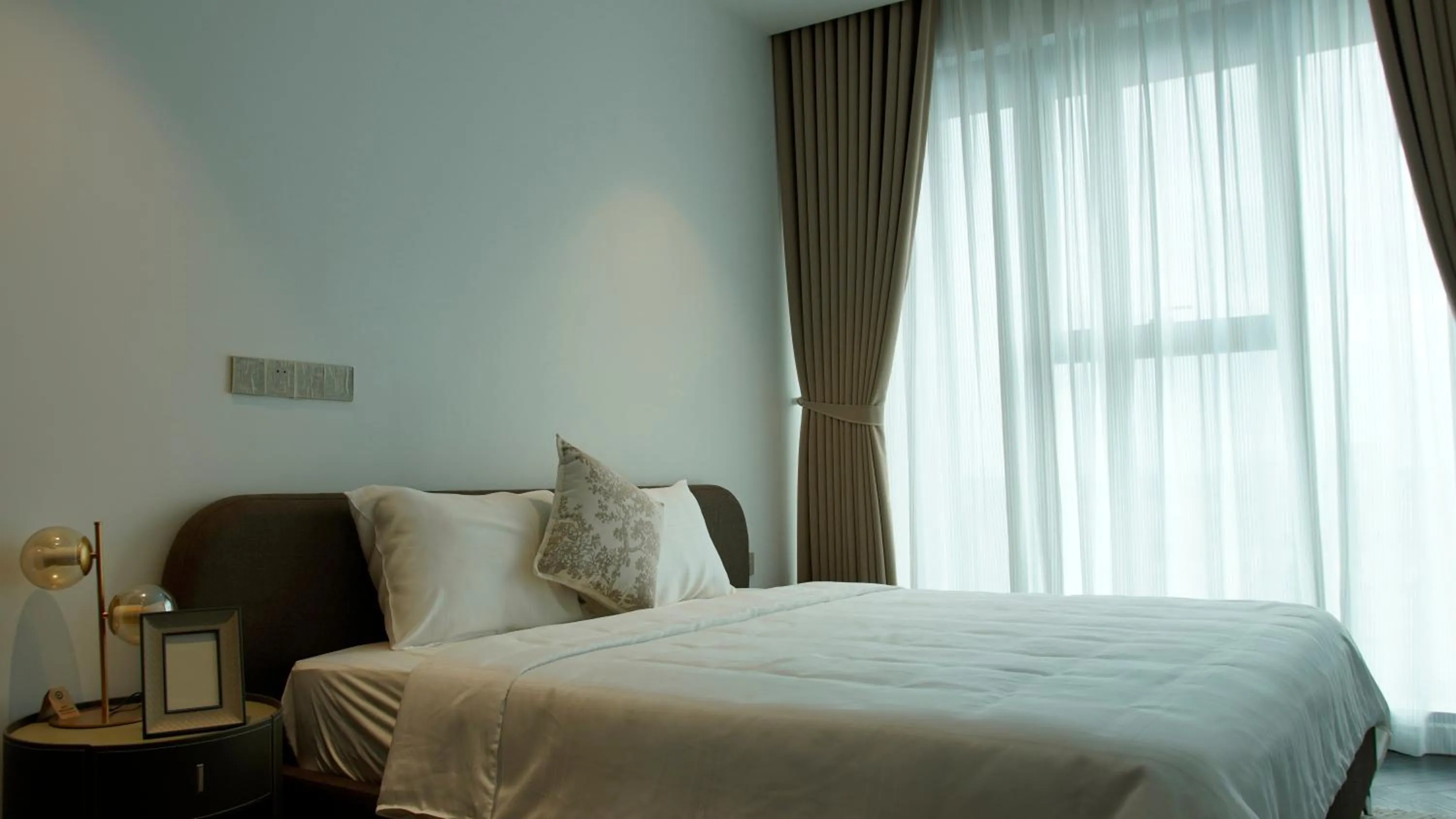 Bed in Lancaster Legacy Hotel & Apartments