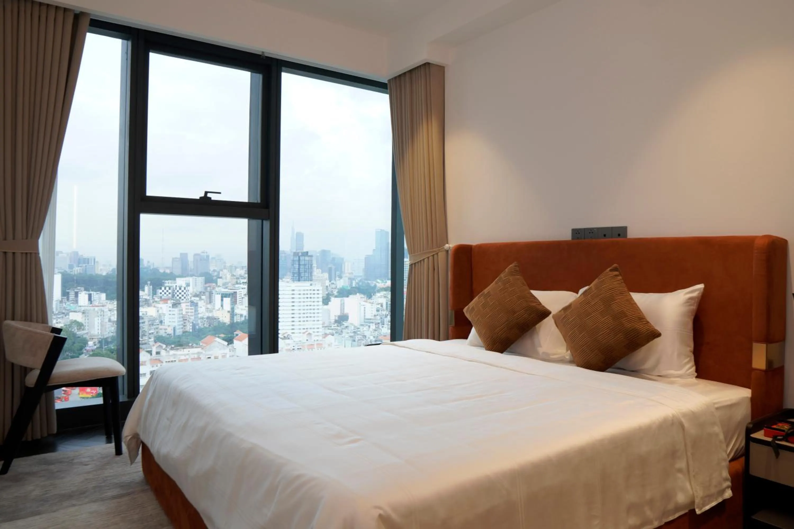 Bed in Lancaster Legacy Hotel & Apartments