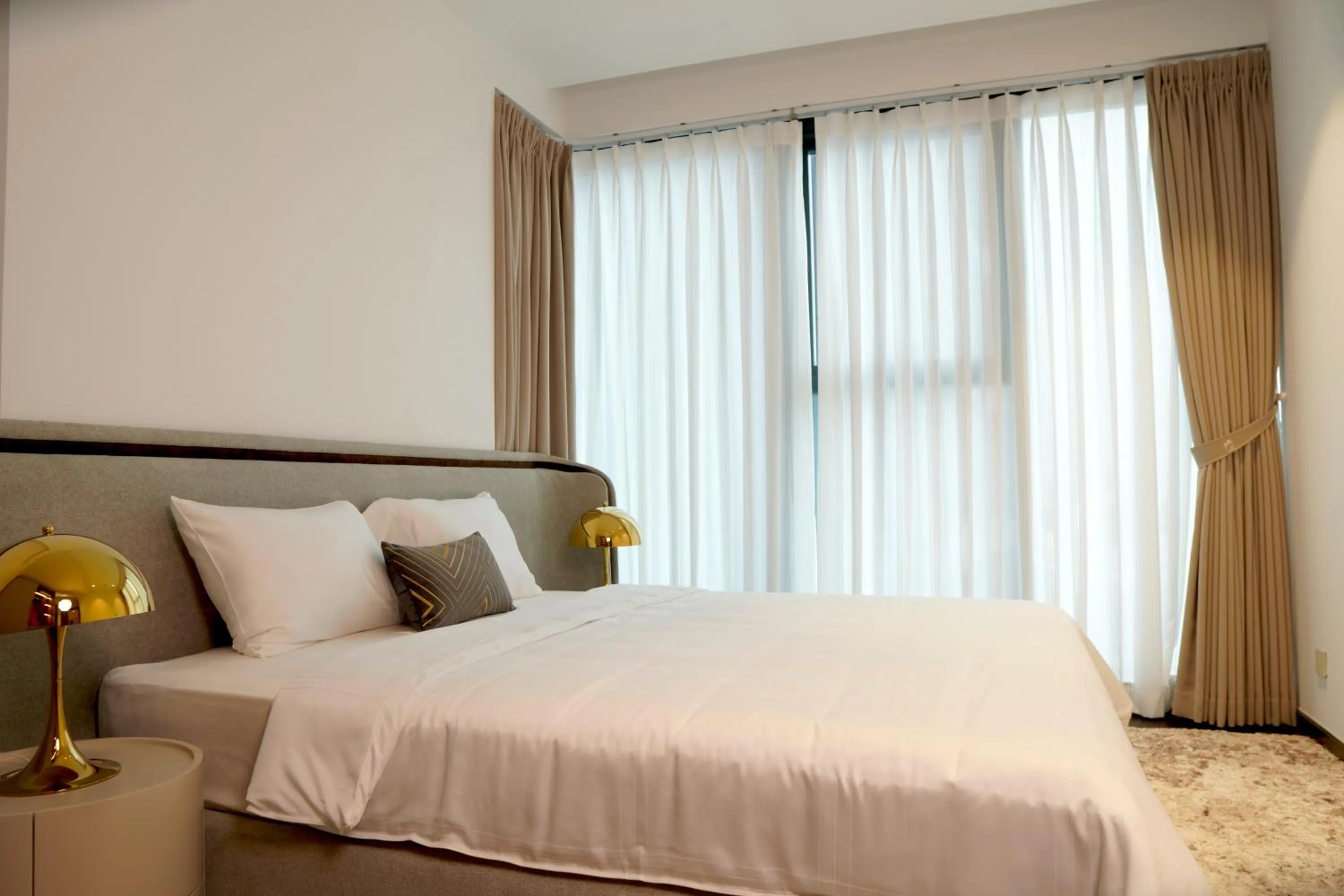 Bed in Lancaster Legacy Hotel & Apartments