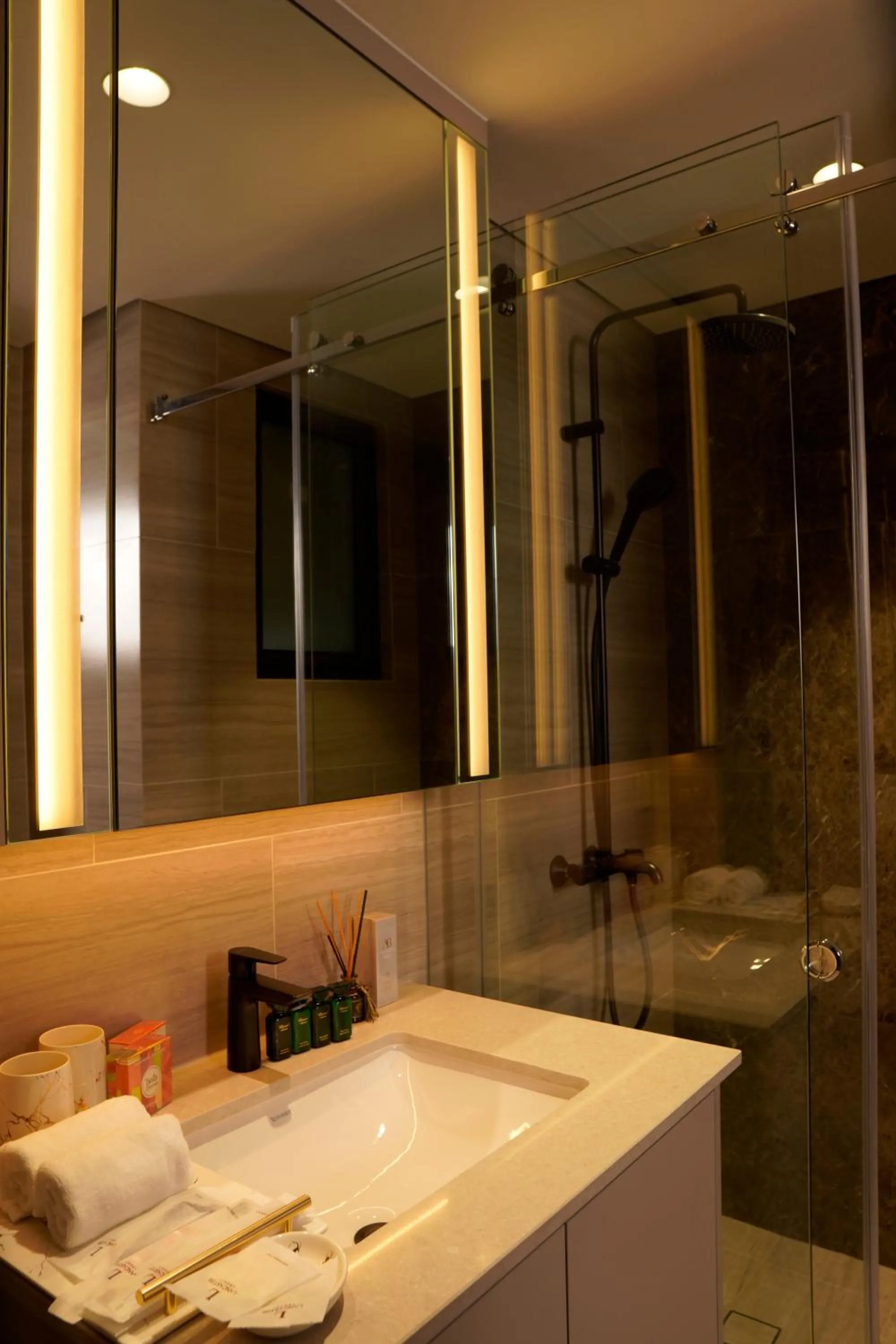 Lancaster Legacy Hotel & Apartments