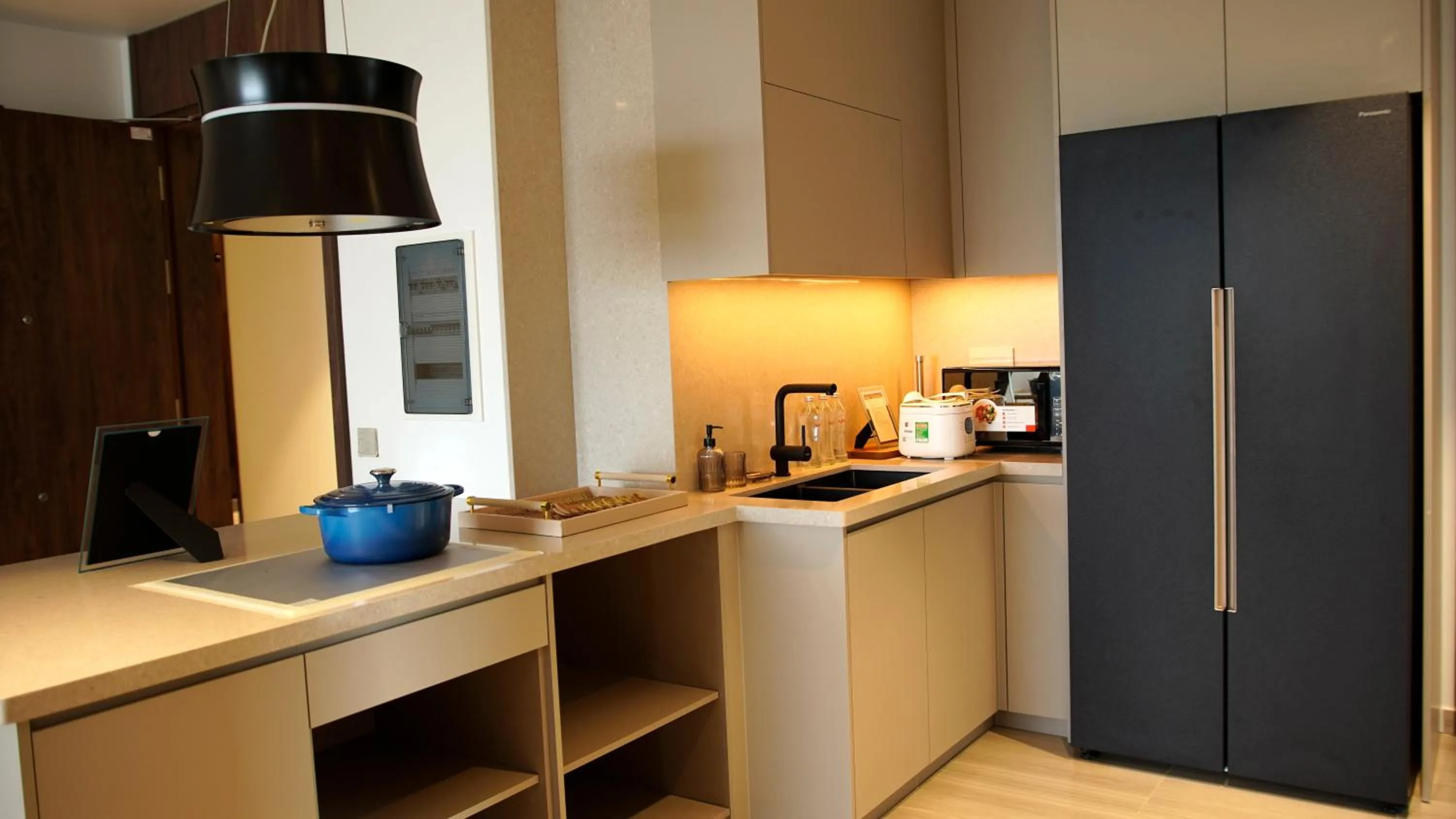 Lancaster Legacy Hotel & Apartments