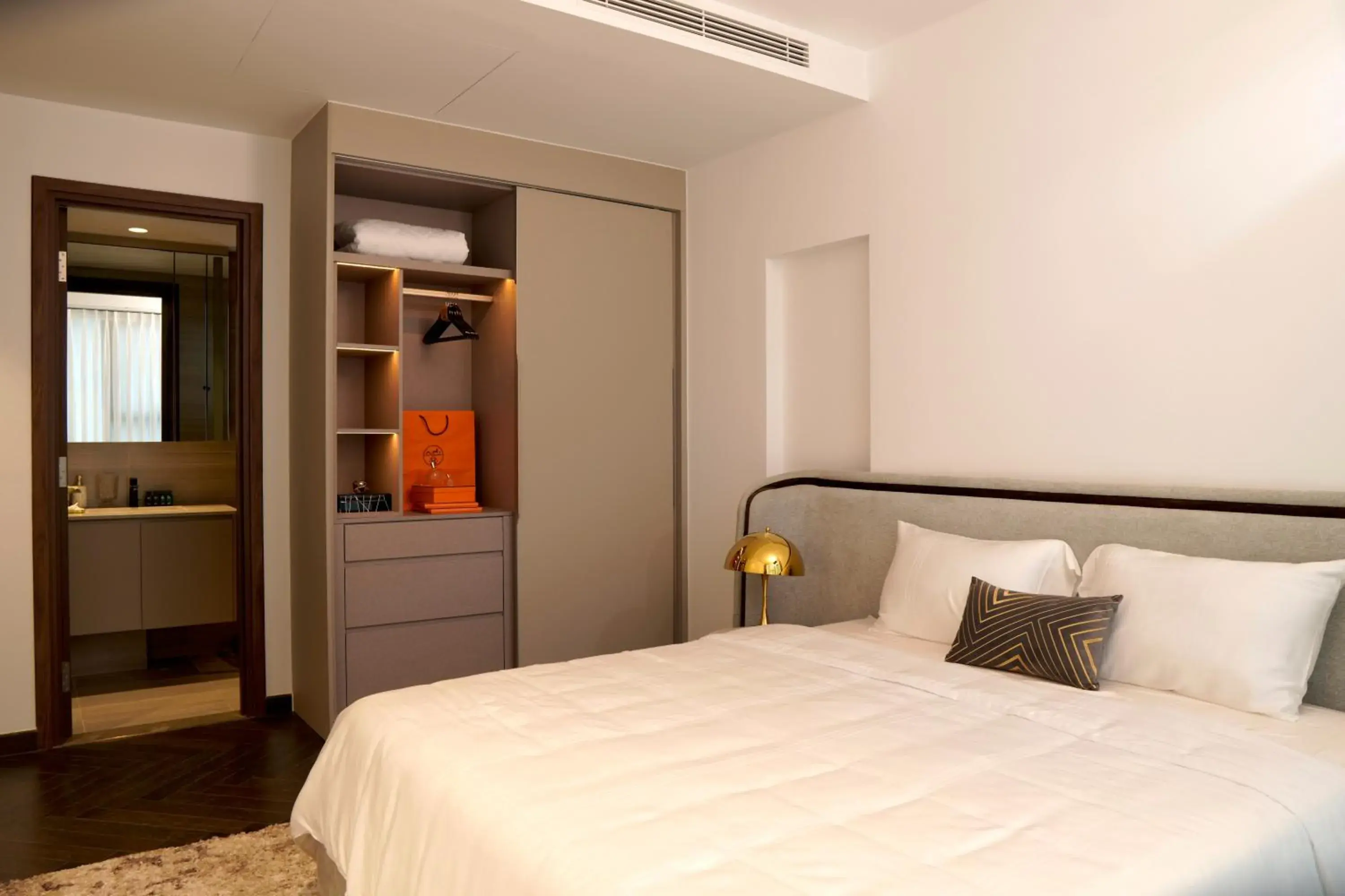 Bed in Lancaster Legacy Hotel & Apartments Bed in Lancaster Legacy Hotel & Apartments