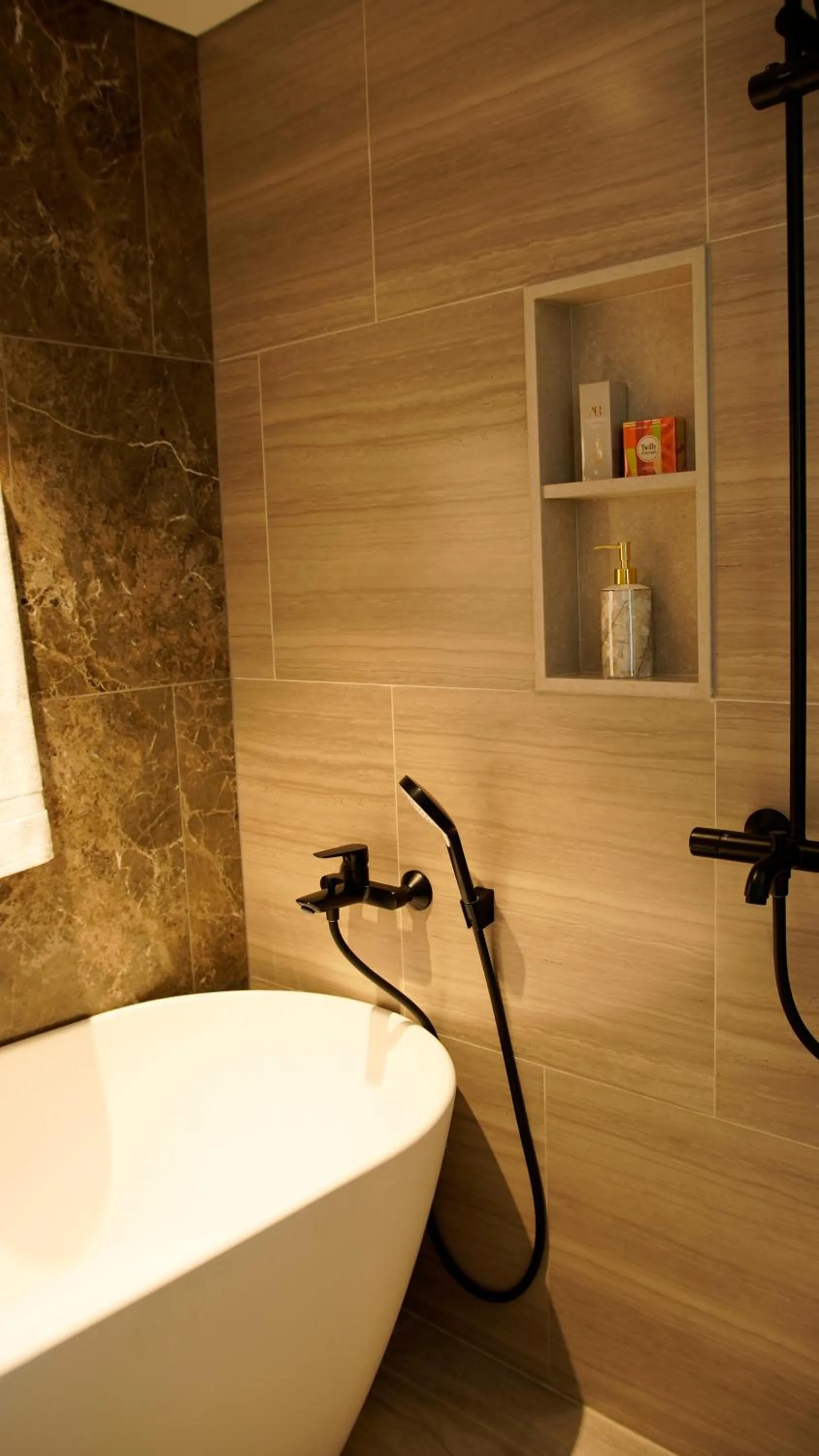 Bathroom in Lancaster Legacy Hotel & Apartments