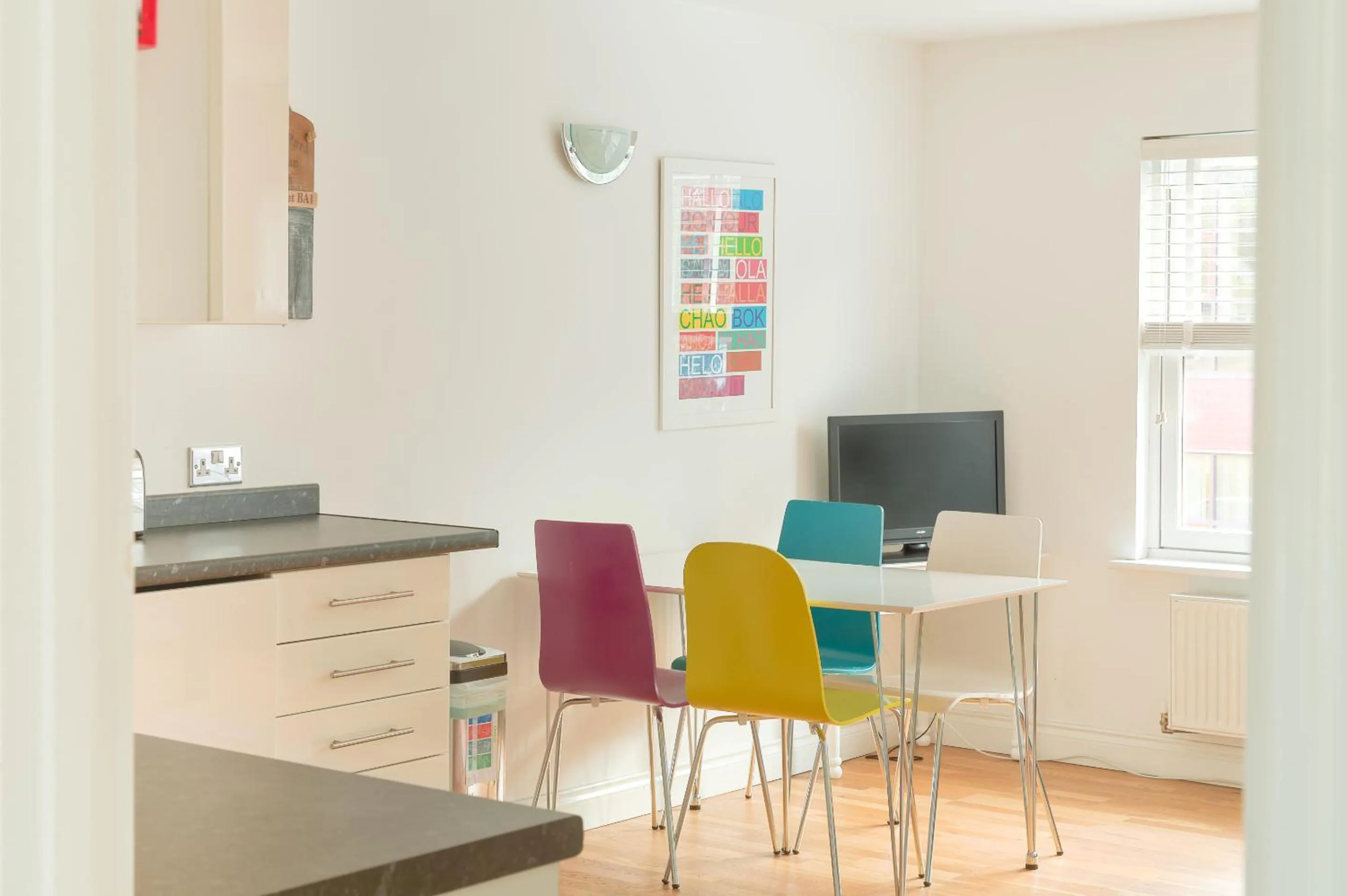 Dining area in Bath Breaks Apartments
