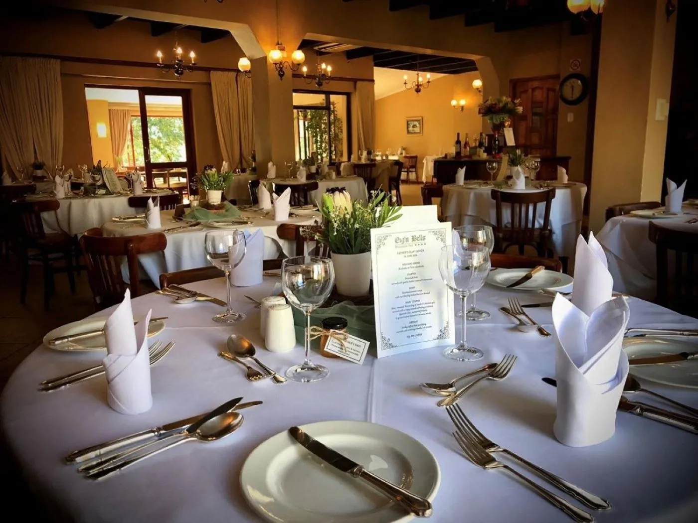 Restaurant/places to eat in Eight Bells Mountain Inn