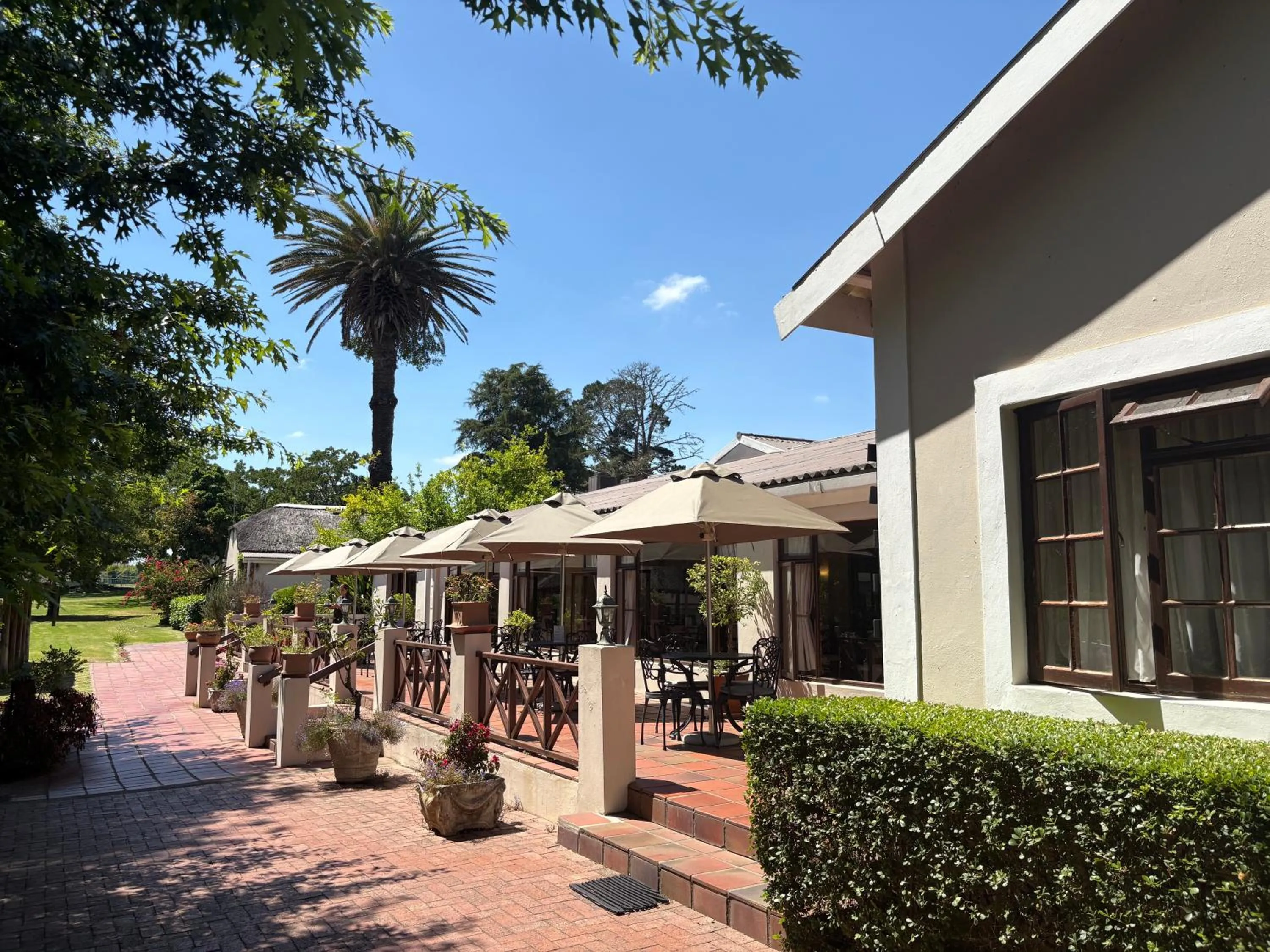 Property building in Eight Bells Mountain Inn